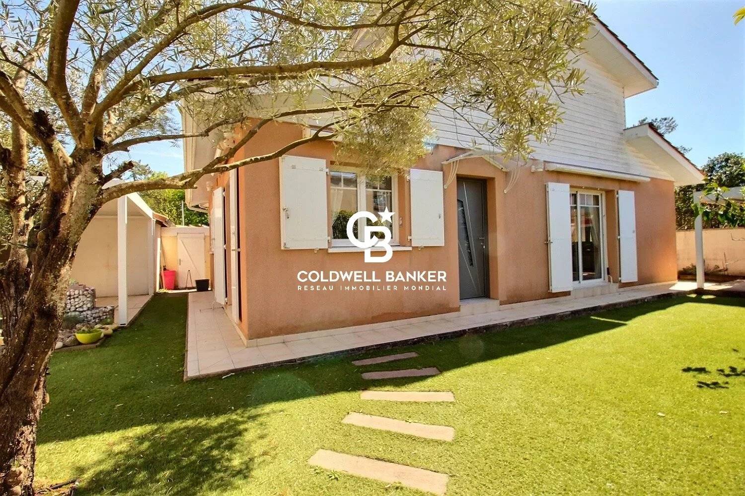 Villa 5 chambres avec jardin et plage à pied à vendre quartier du Betey à Andernos