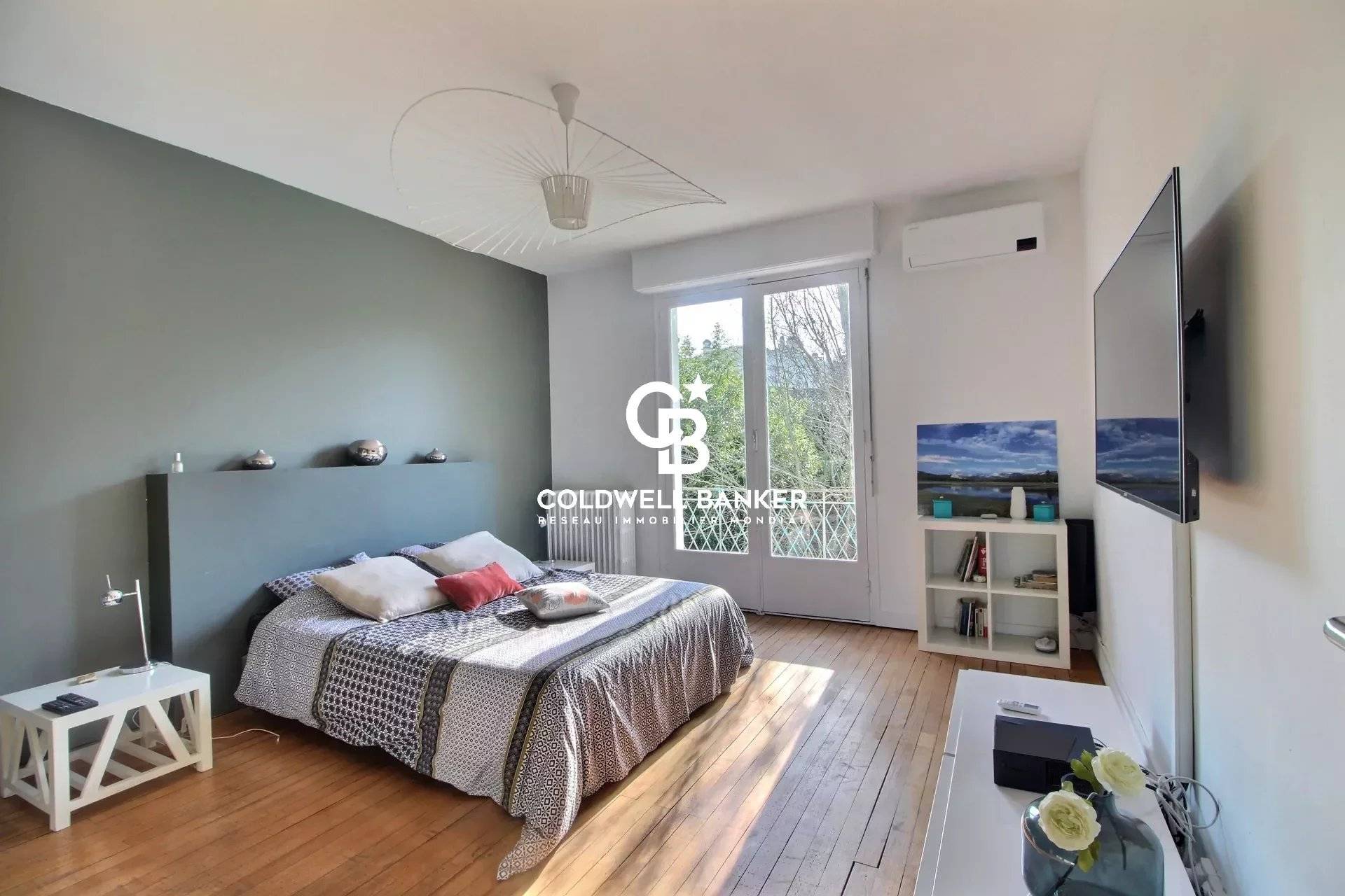 Maison familiale avec piscine, grand jardin et double garage Le Bouscat 