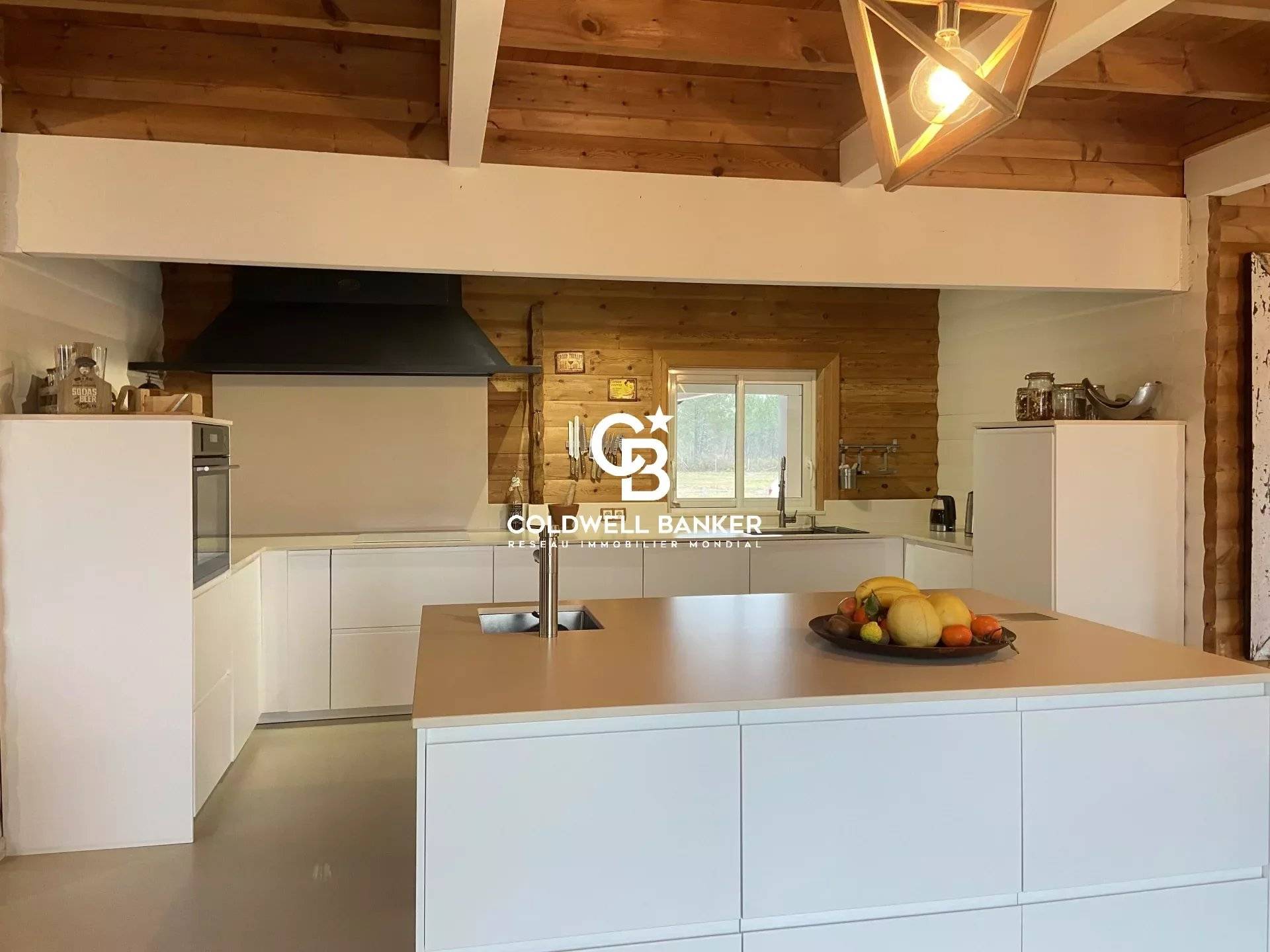 Propriété rénovée de 54 hectares à 30 minutes de Bordeaux