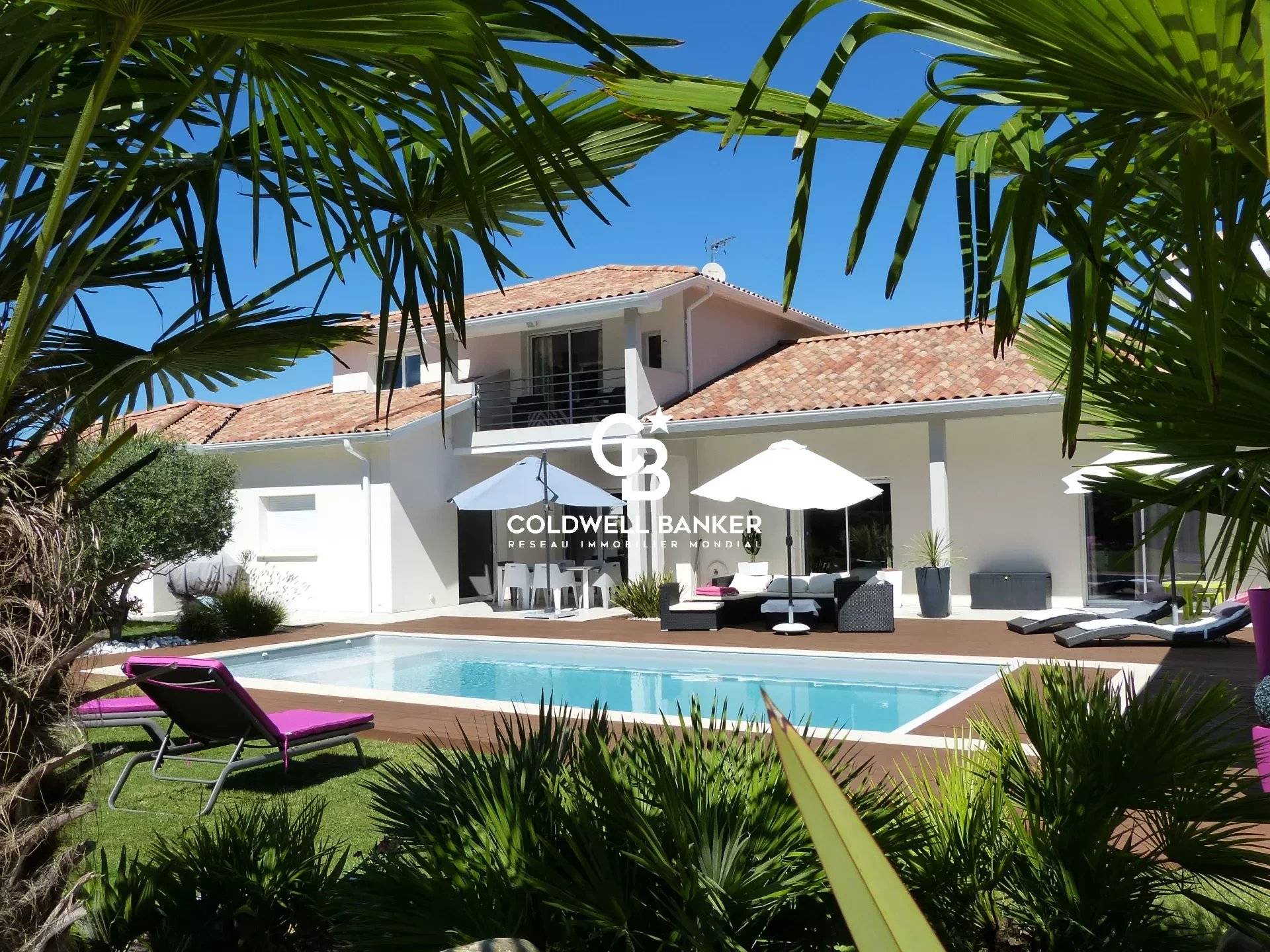 Villa contemporaine avec piscine à vendre à 30 minutes de Bordeaux - Arsac