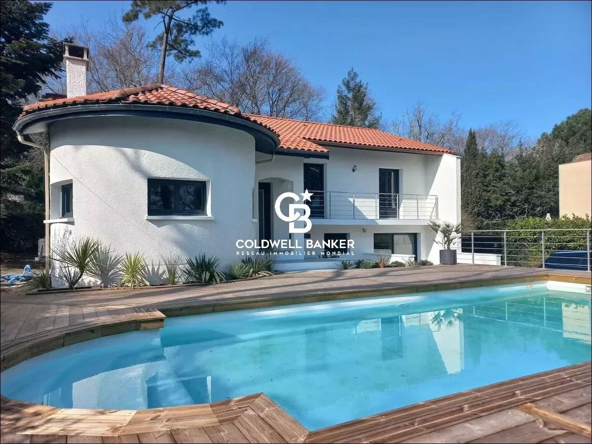 Renovated family villa with pool and direct access to the Golf d'Arcachon