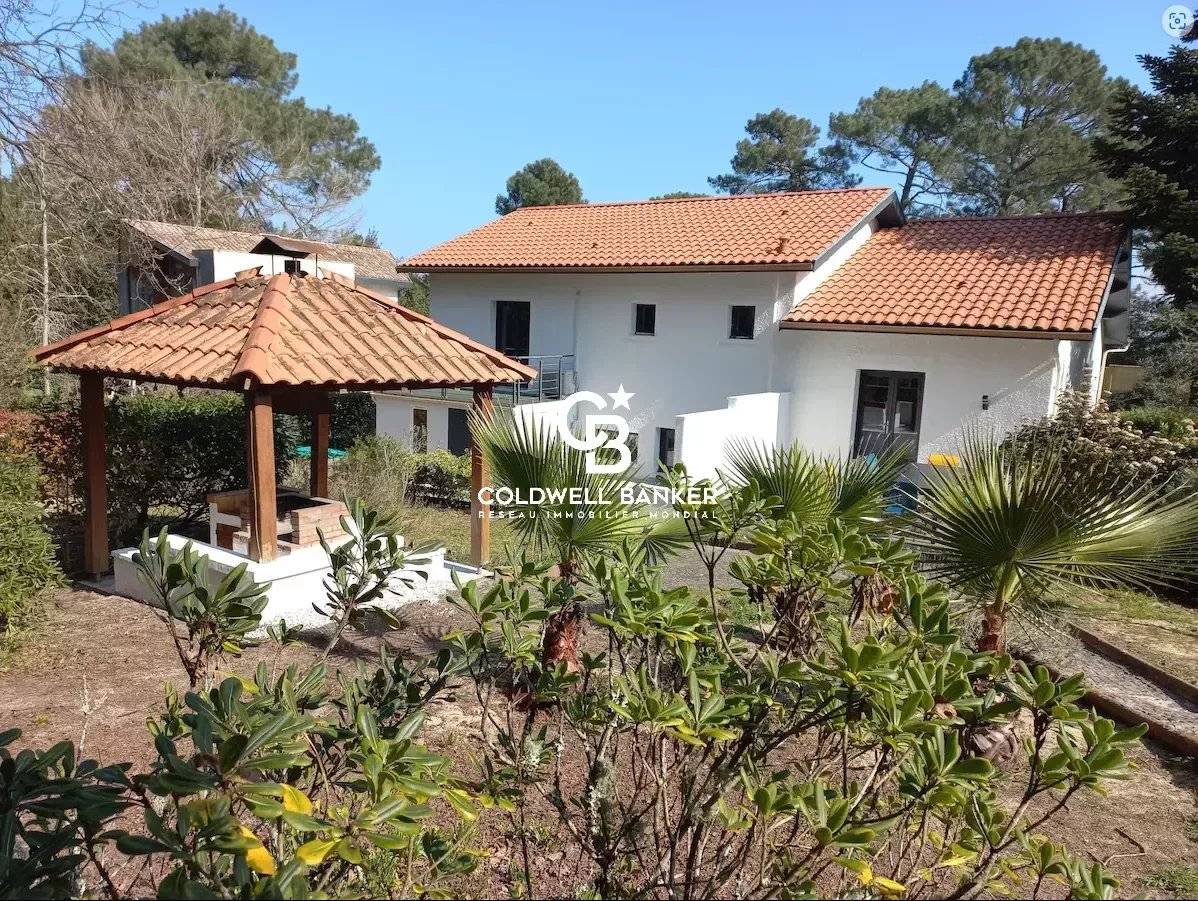 Villa familiale rénovée avec piscine et accès direct au Golf d'Arcachon