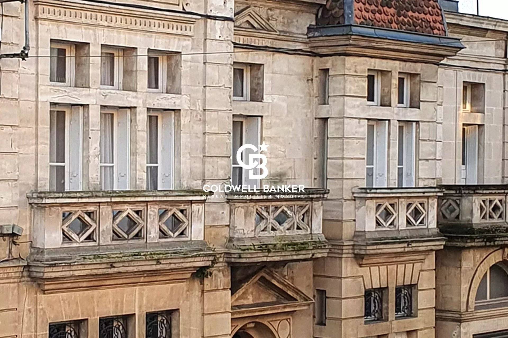 Maison à vendre à Bergerac hypercentre - avec jardin, piscine et potentiel locatif