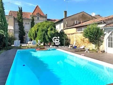 Maison à vendre à Bergerac hypercentre - avec jardin, piscine et potentiel locatif