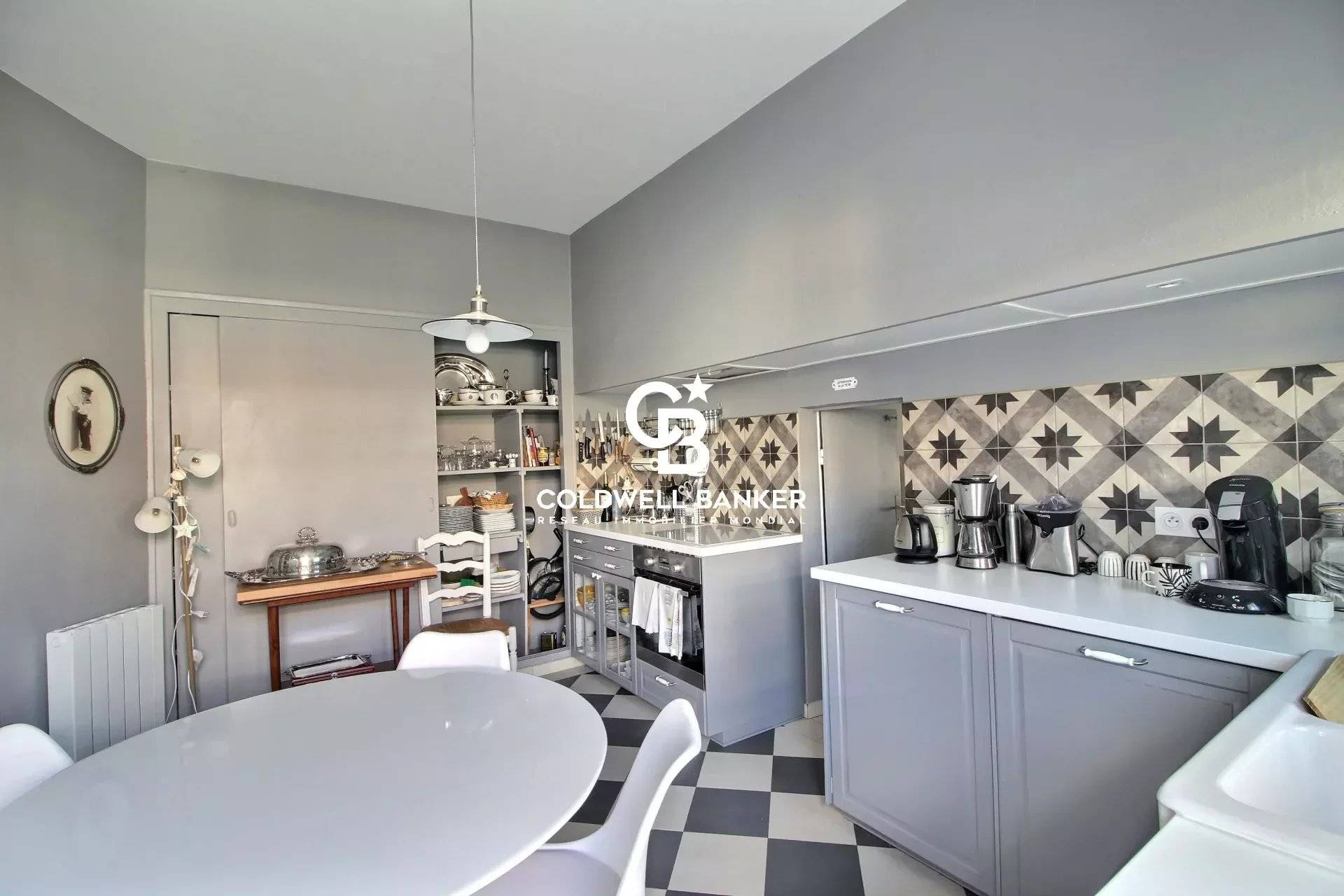 Maison familiale rénovée avec dépendance proche du centre d'Andernos