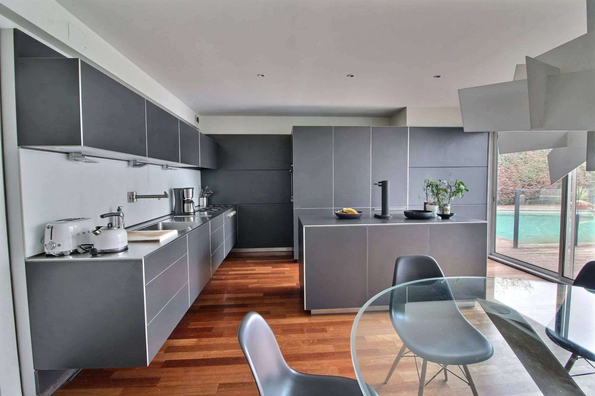 Maison familiale 4 chambres avec piscine proximité Tram D - Le Bouscat