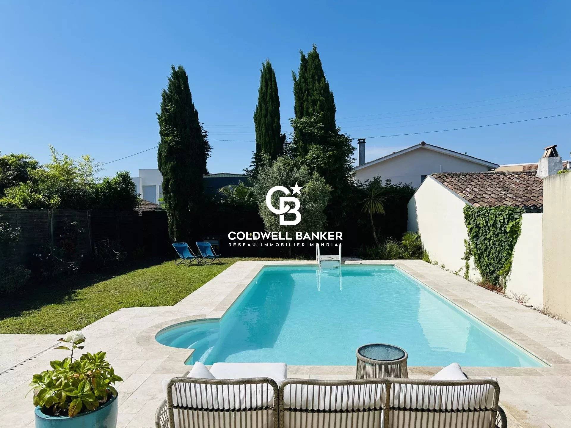 Maison à vendre à Le Bouscat – 4 chambres, piscine, garage, proche tram et commerces