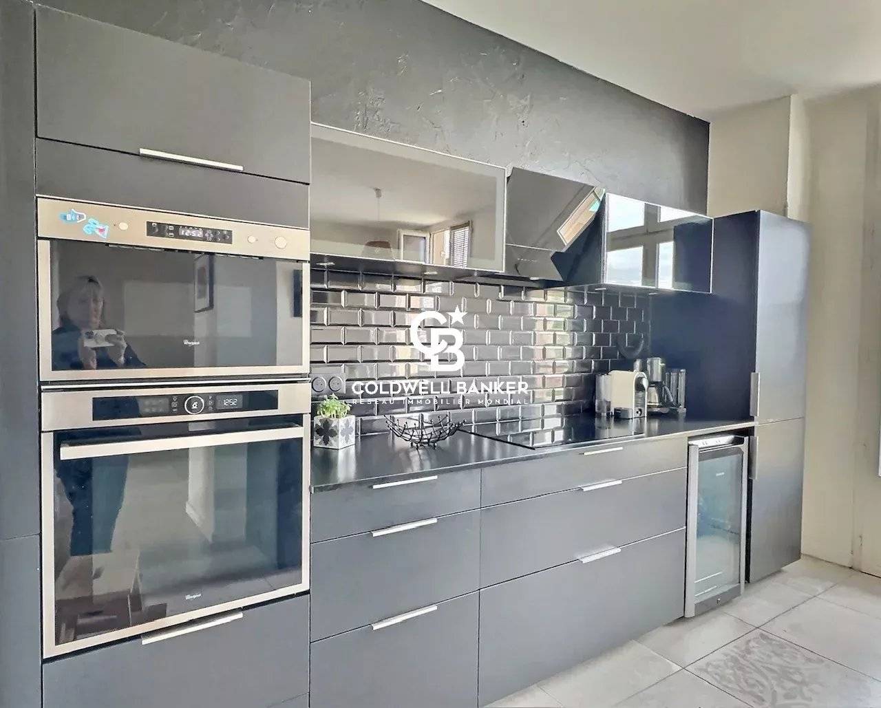 Maison à vendre à Le Bouscat – 4 chambres, piscine, garage, proche tram et commerces