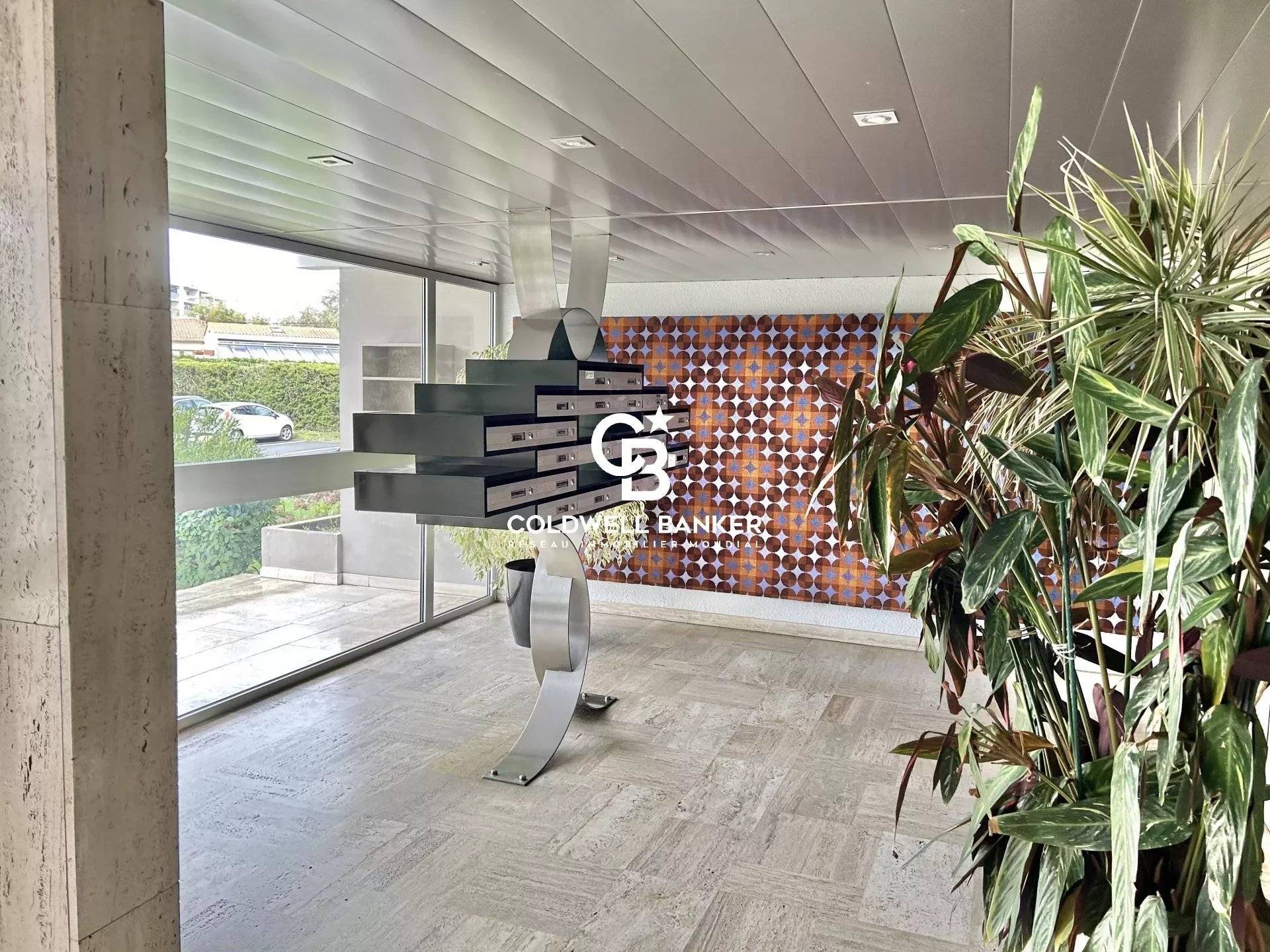 Appartement T3/T4 avec balcons et parking - Bordeaux Caudéran Centre Stéhélin