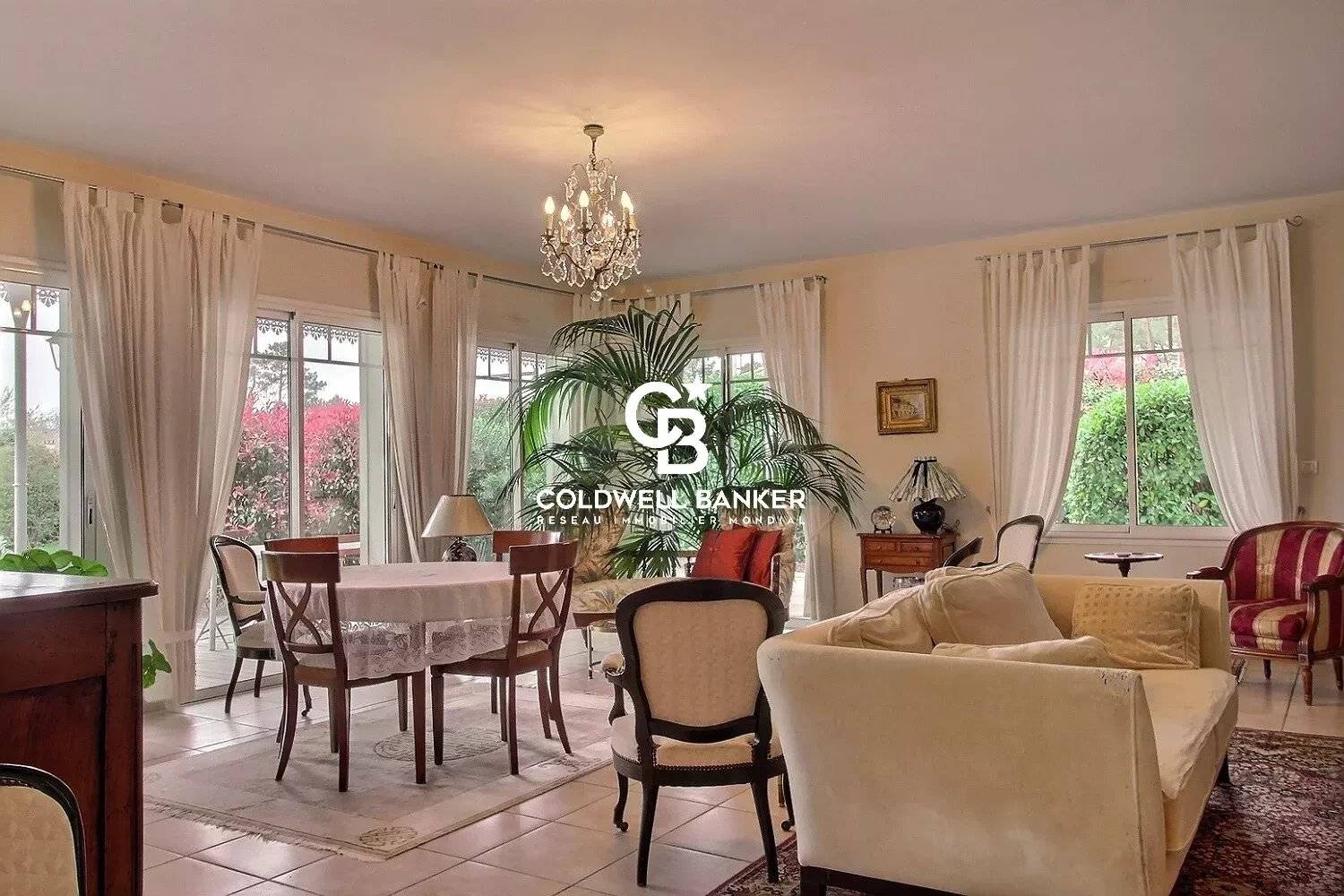 Spacieuse maison de plain-pied avec piscine - Andernos Quartier Moulin du Betey