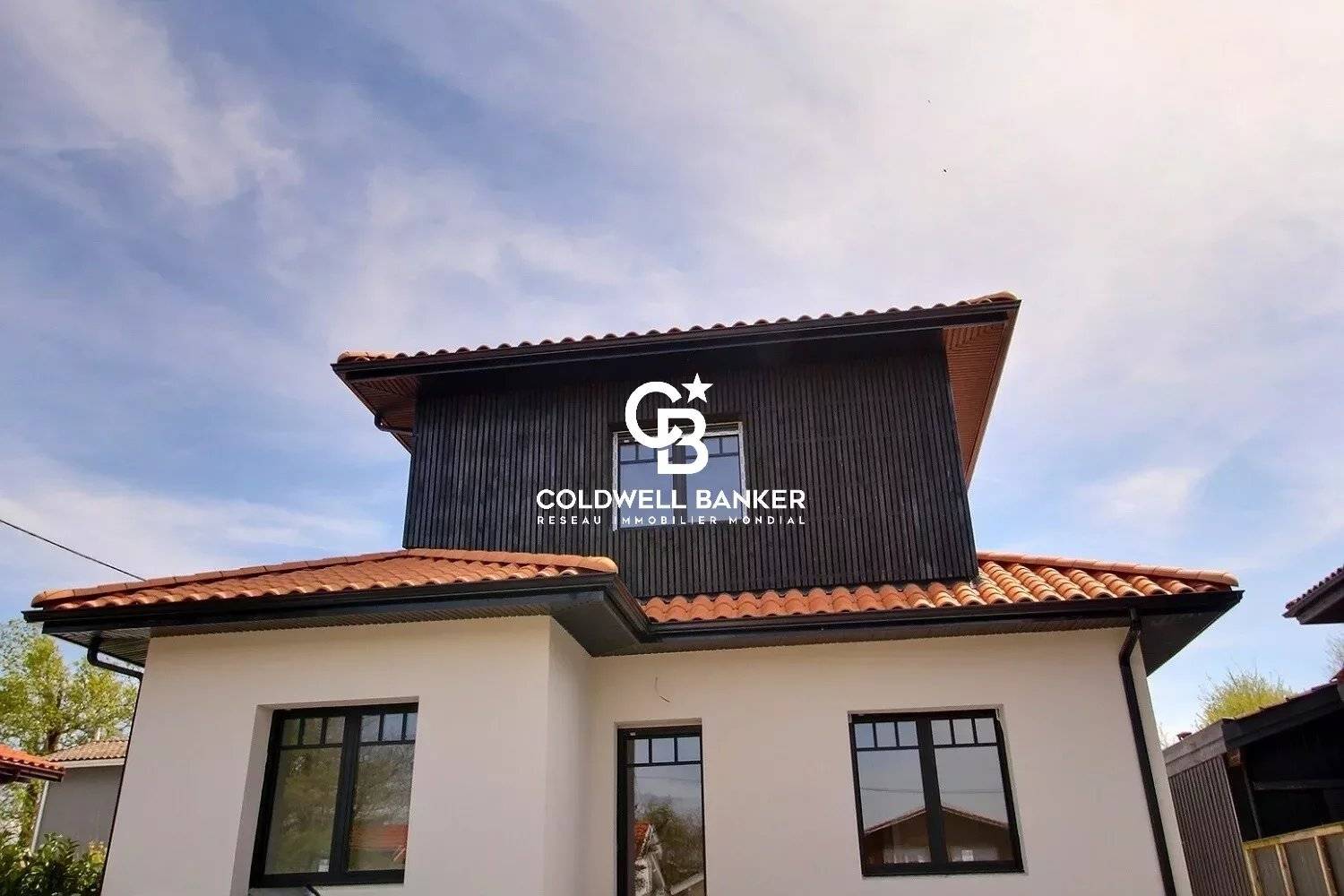 Villa neuve avec beau potentiel côté Bassin Arès