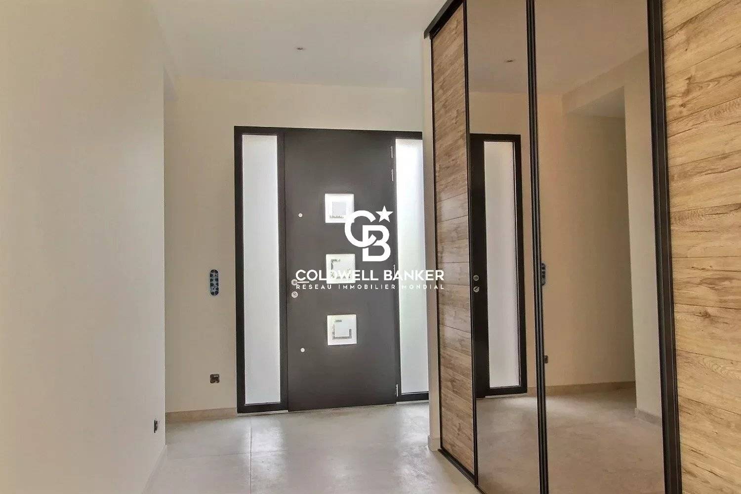 Villa neuve avec beau potentiel côté Bassin Arès