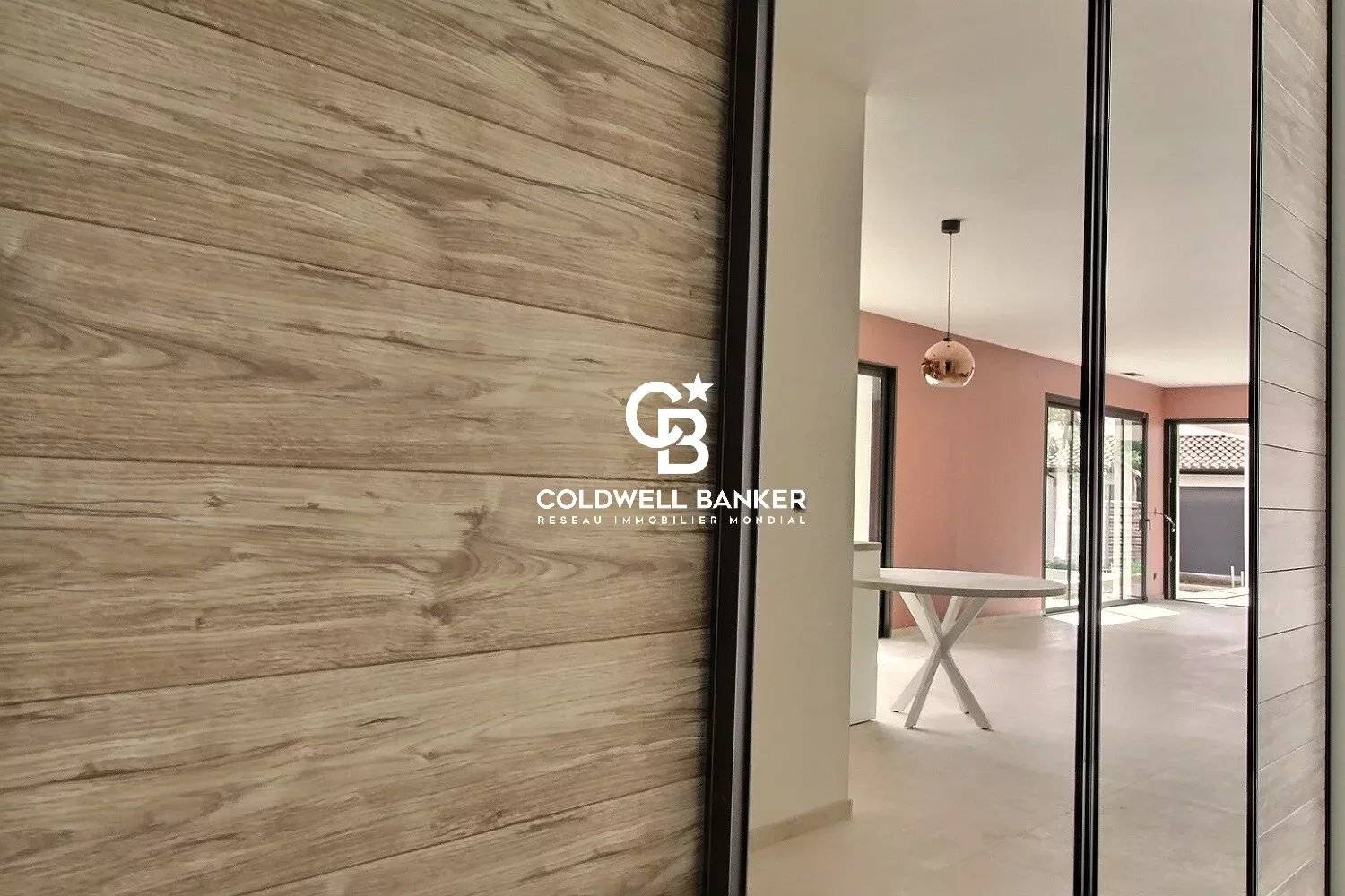 Villa neuve avec beau potentiel côté Bassin Arès