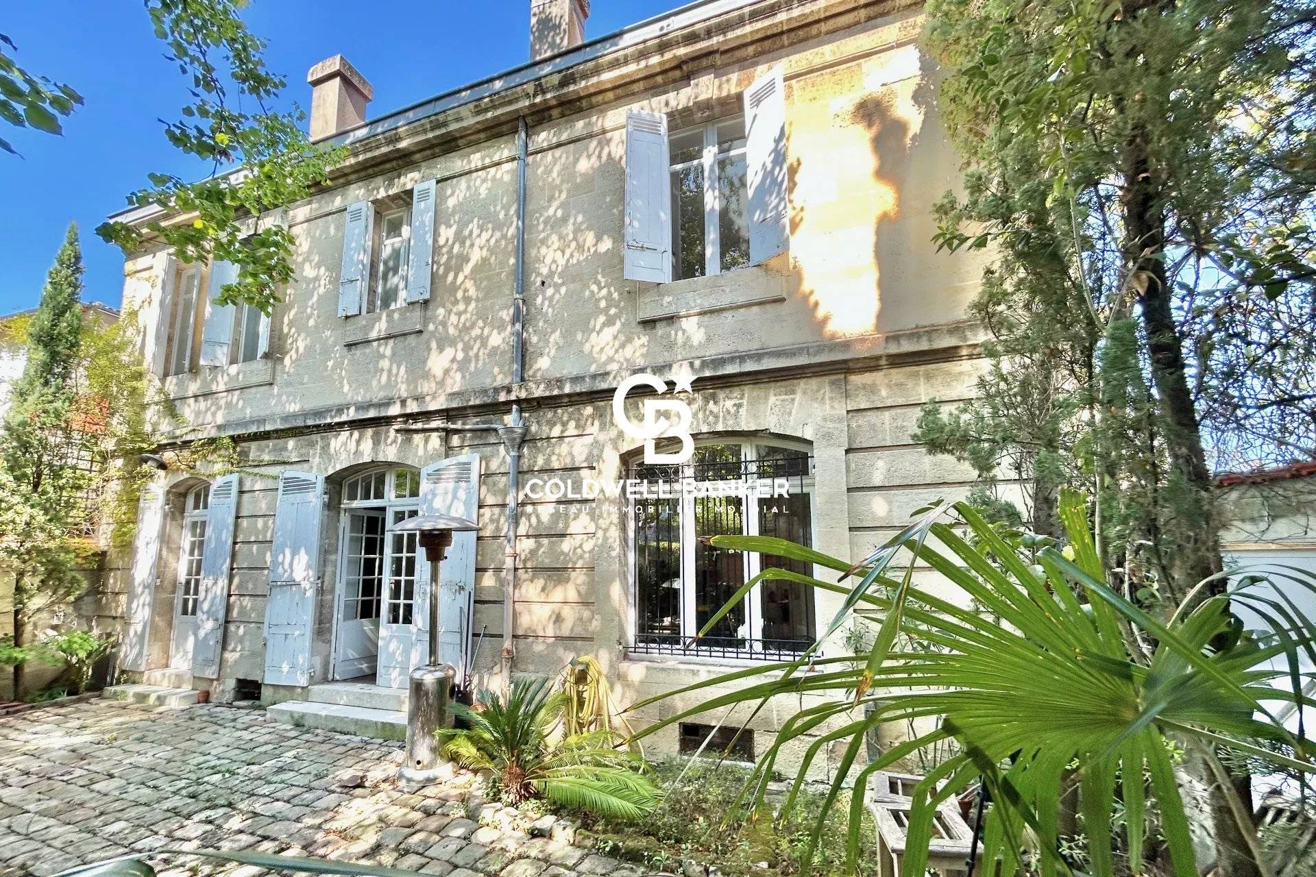 Maison à vendre à Bordeaux Jardin Public – demeure bourgeoise 4 chambres avec jardin et cave