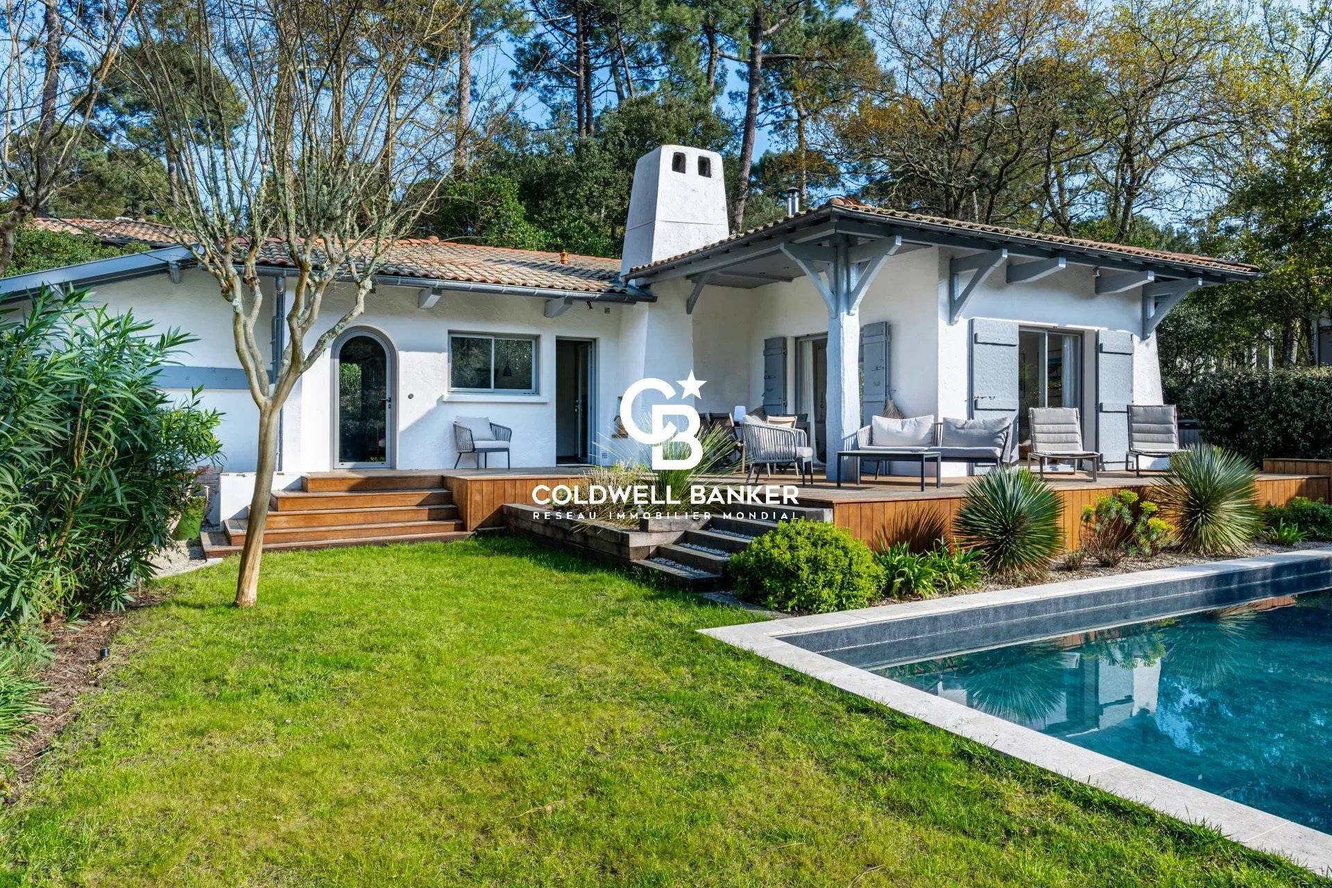 Maison Gaume à vendre à Arcachon Abatilles - rénovée, plain-pied, piscine et jardin paysager