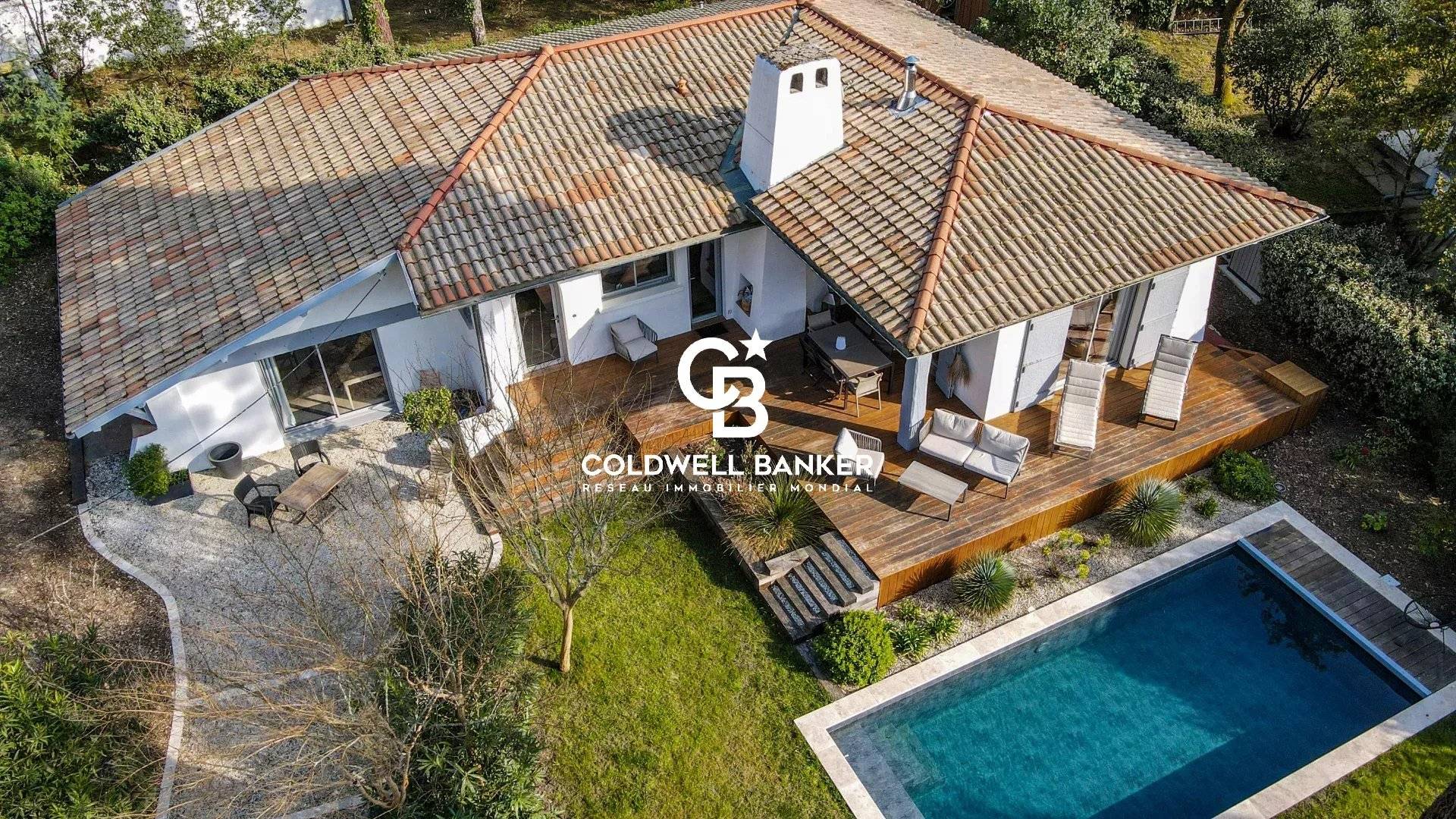 Maison Gaume à vendre à Arcachon Abatilles - rénovée, plain-pied, piscine et jardin paysager