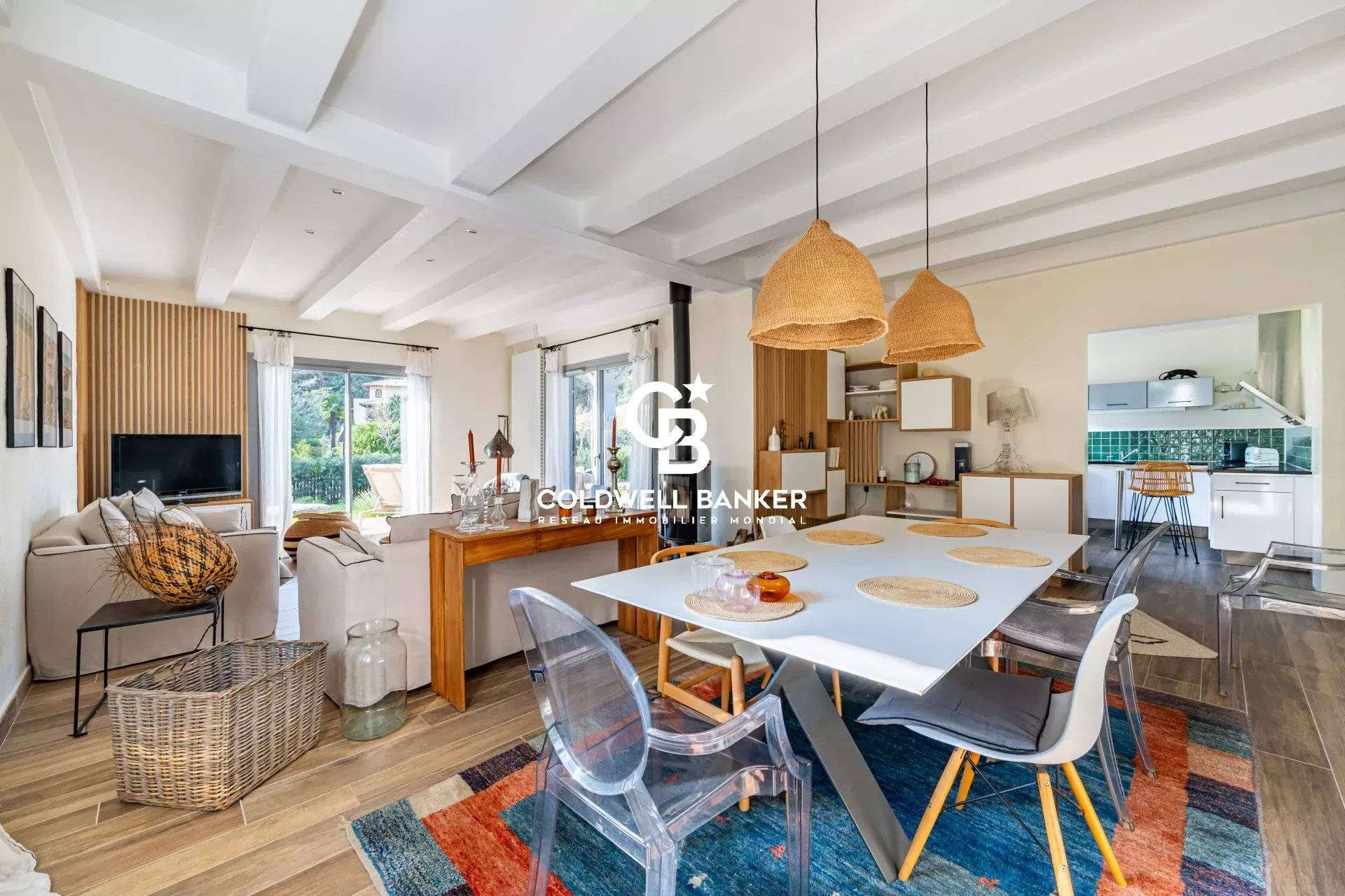 Maison Gaume à vendre à Arcachon Abatilles - rénovée, plain-pied, piscine et jardin paysager