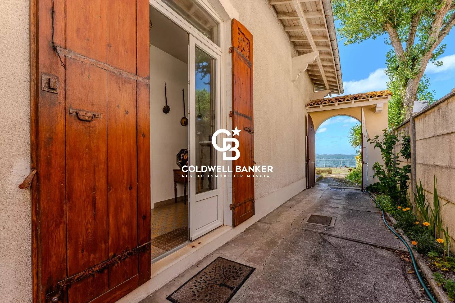 Ensemble immobilier de deux villas en première ligne à Arcachon