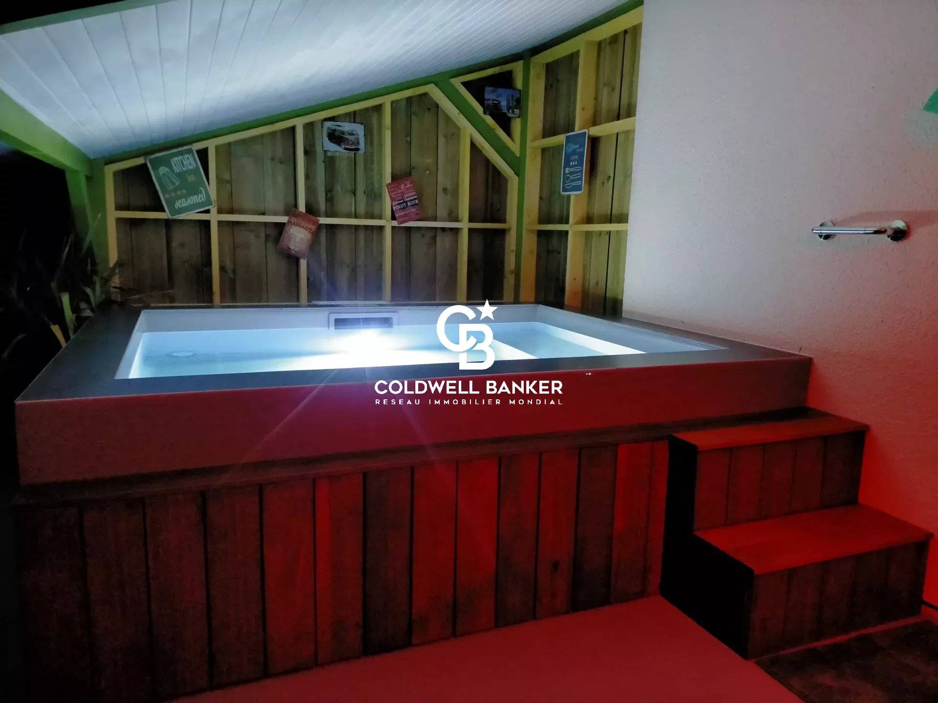 Ensemble immobilier disposant d'une maison principale et de 2 gîtes - Proche Lacanau-océan