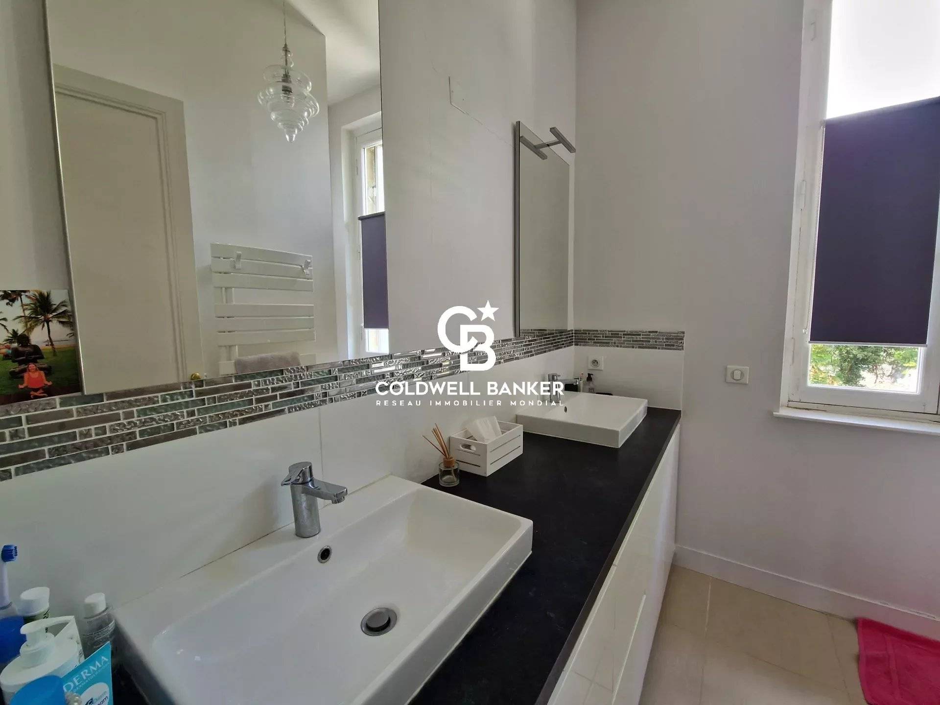 Maison familiale en pierre avec garage Bordeaux - Quartier Barrière du Médoc