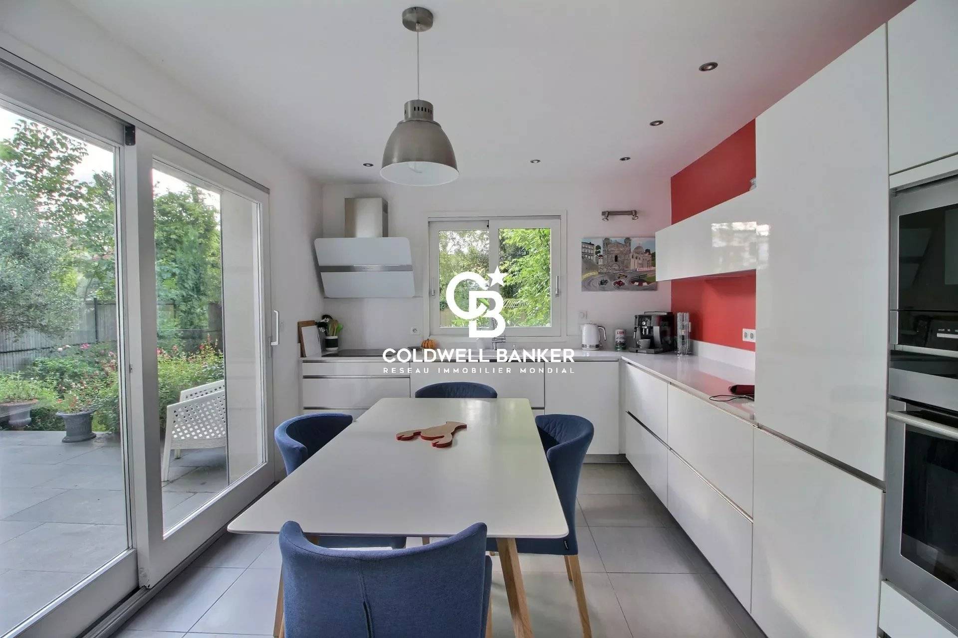 Maison familiale en pierre avec garage Bordeaux - Quartier Barrière du Médoc