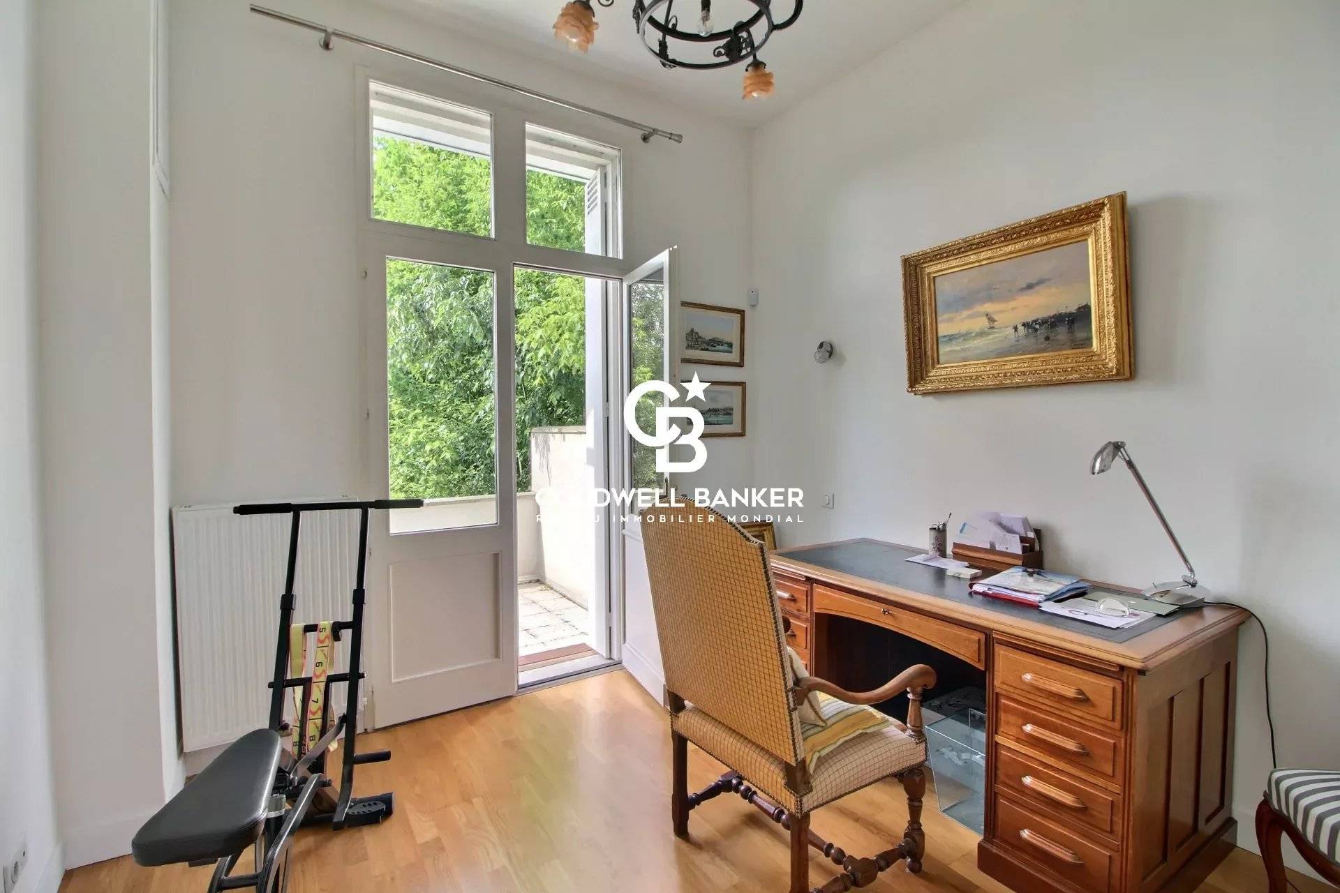 Maison familiale en pierre avec garage Bordeaux - Quartier Barrière du Médoc