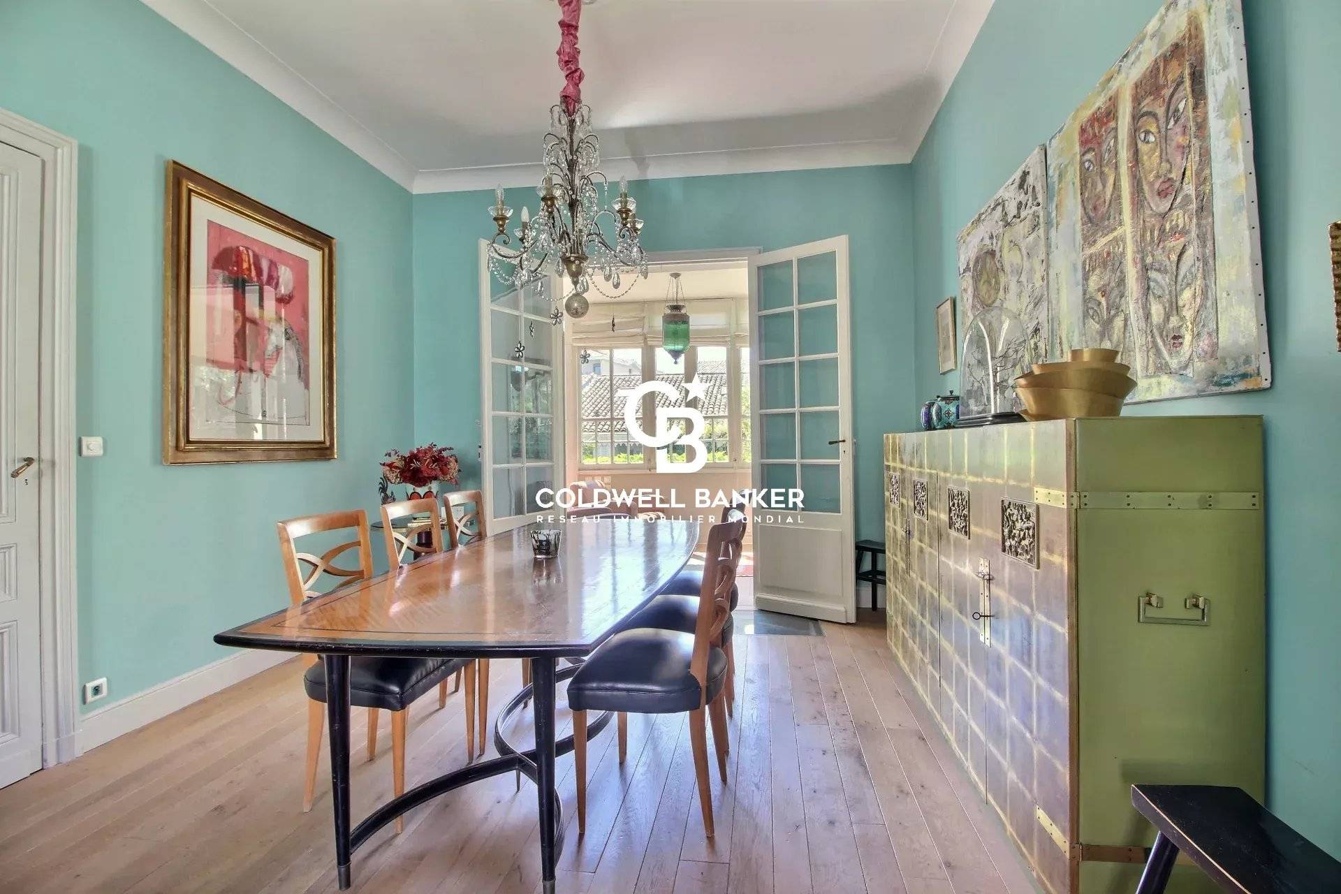 Maison d'exception 5 chambres Bordeaux - Chartrons : jardin, piscine et parking