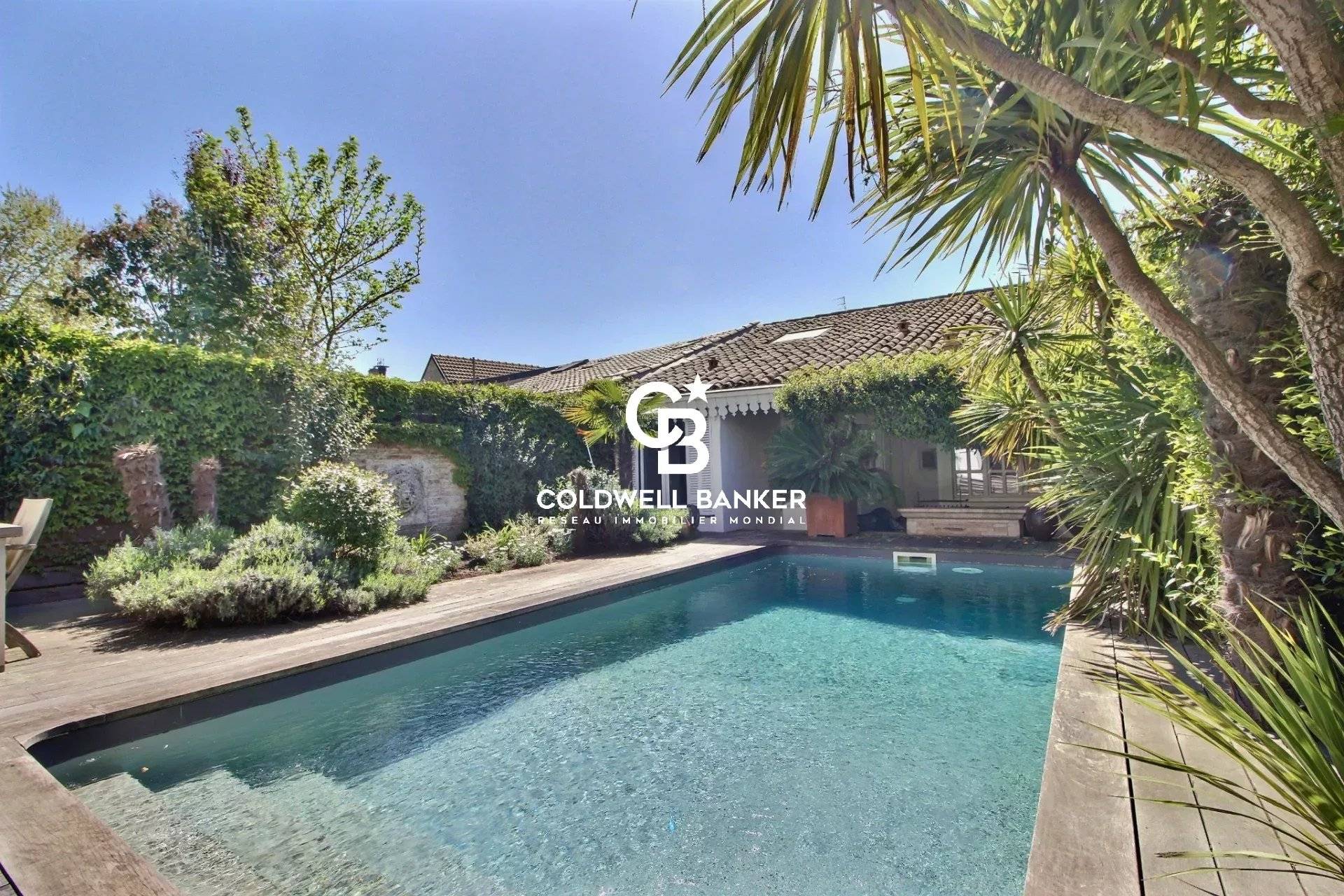 Maison d'exception 5 chambres Bordeaux - Chartrons : jardin, piscine et parking