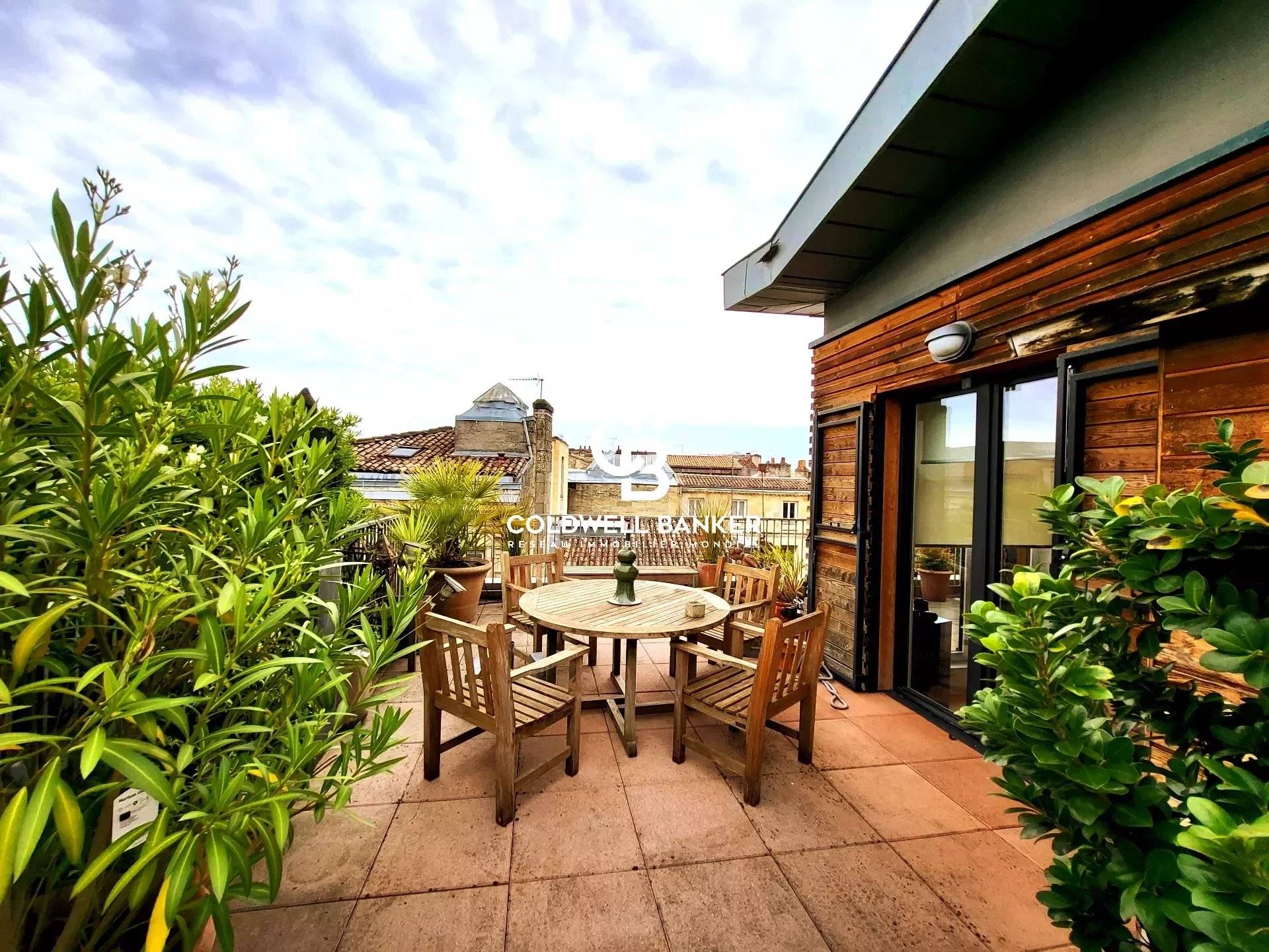 Appartement T3 avec terrasse et parking Bordeaux Centre