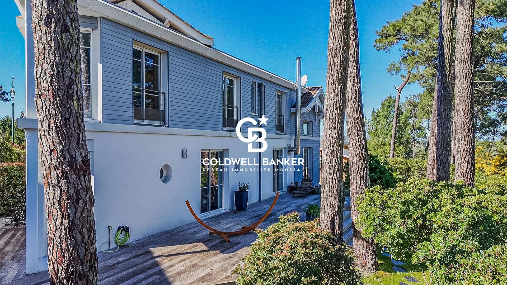 Maison d'architecte à vendre à Arcachon Abatilles - rénovée avec piscine