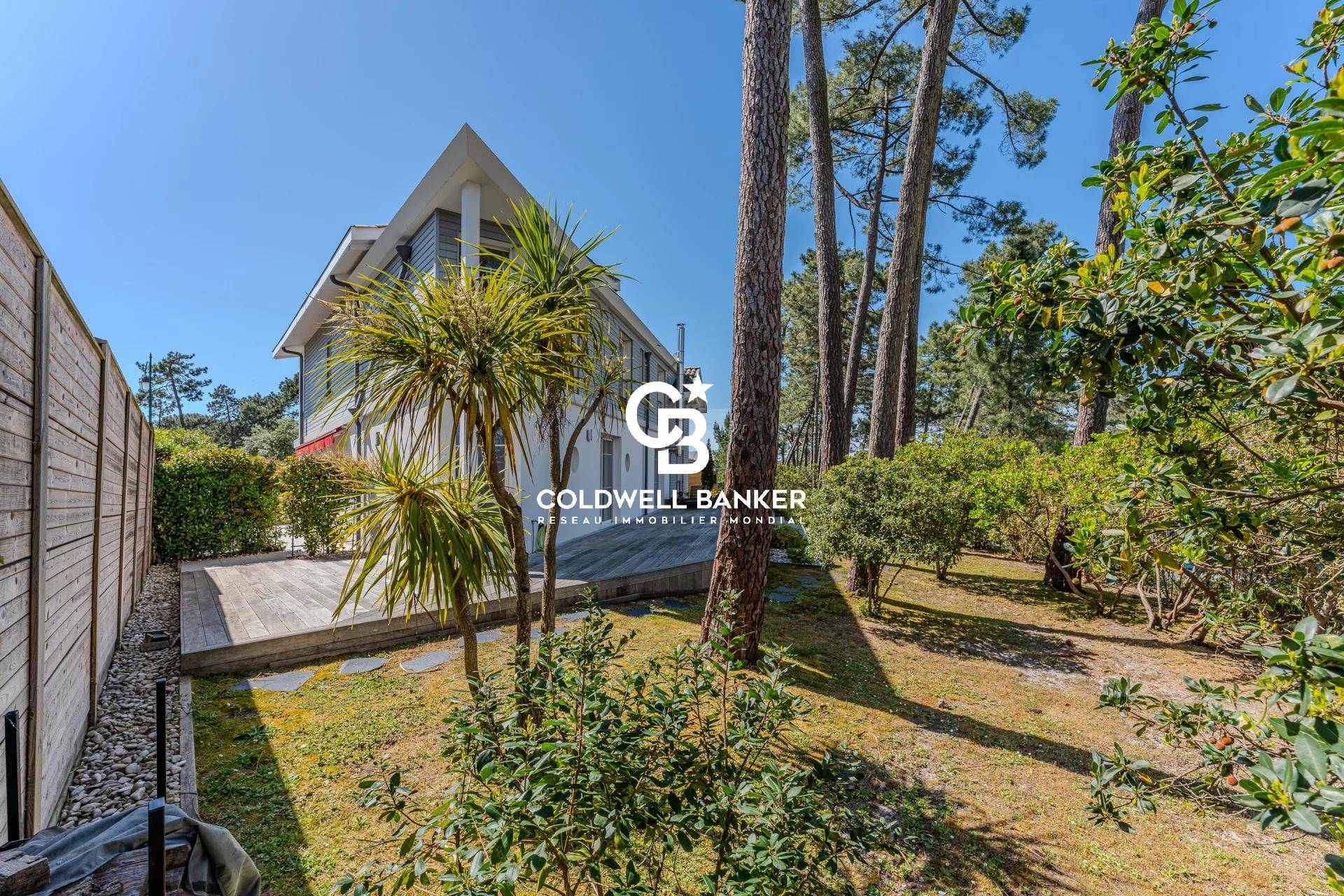 Maison d'architecte à vendre à Arcachon Abatilles - rénovée avec piscine