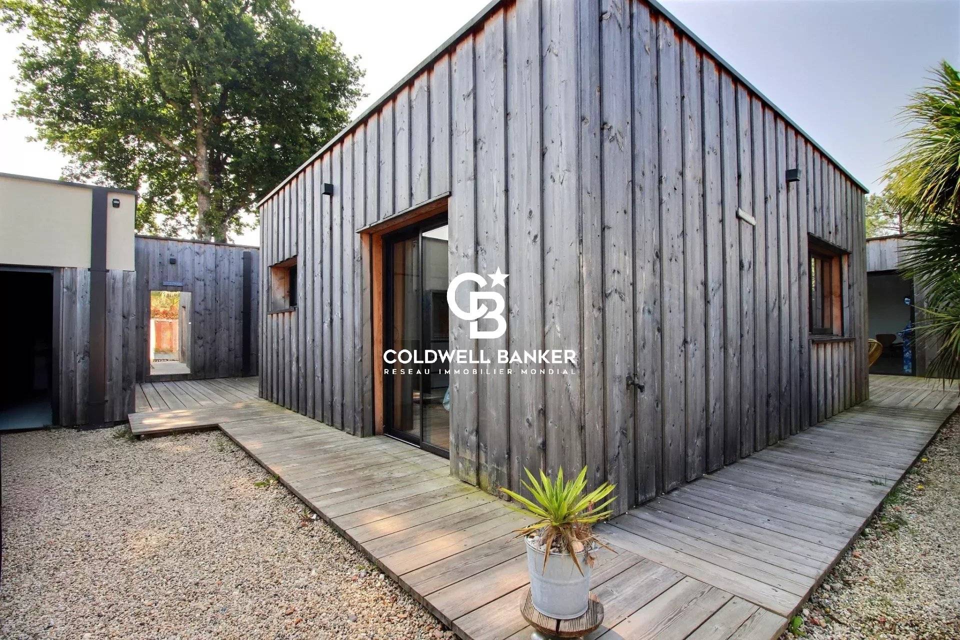 Maison à vendre à Gujan-Mestras - ossature bois, 5 chambres, prestations haut de gamme