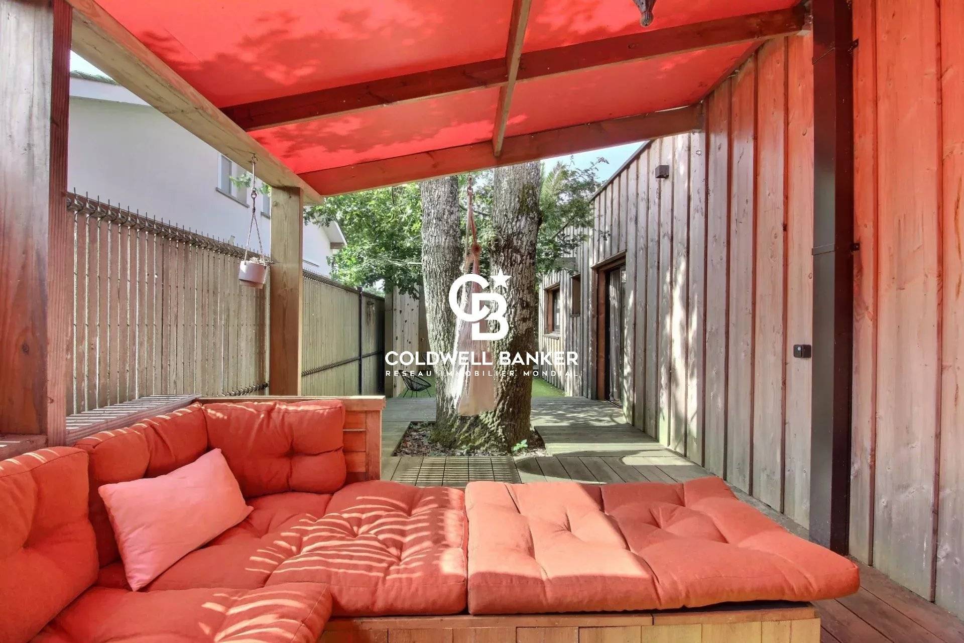 Maison à vendre à Gujan-Mestras - ossature bois, 5 chambres, prestations haut de gamme