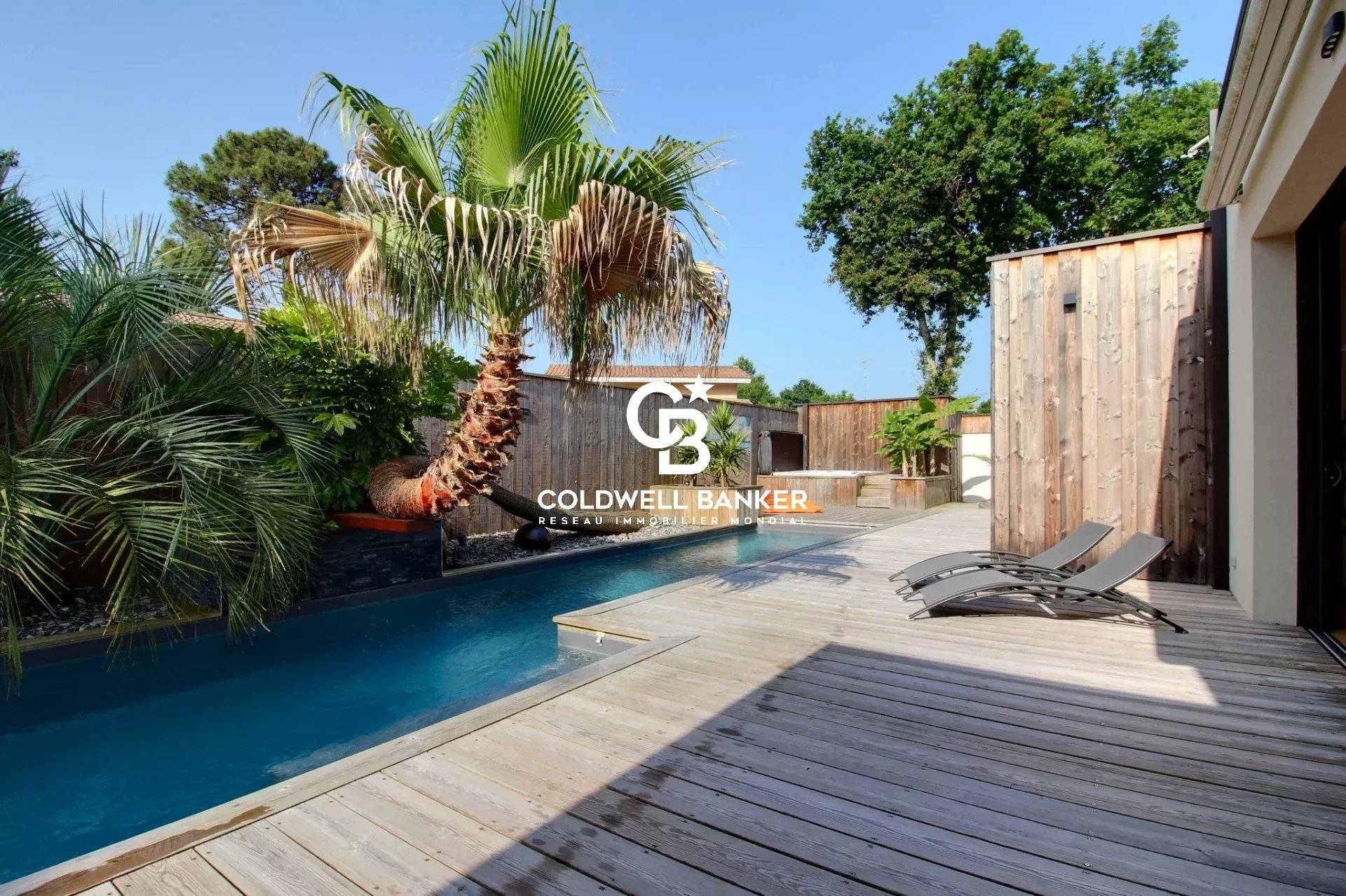 Maison à vendre à Gujan-Mestras - ossature bois, 5 chambres, prestations haut de gamme