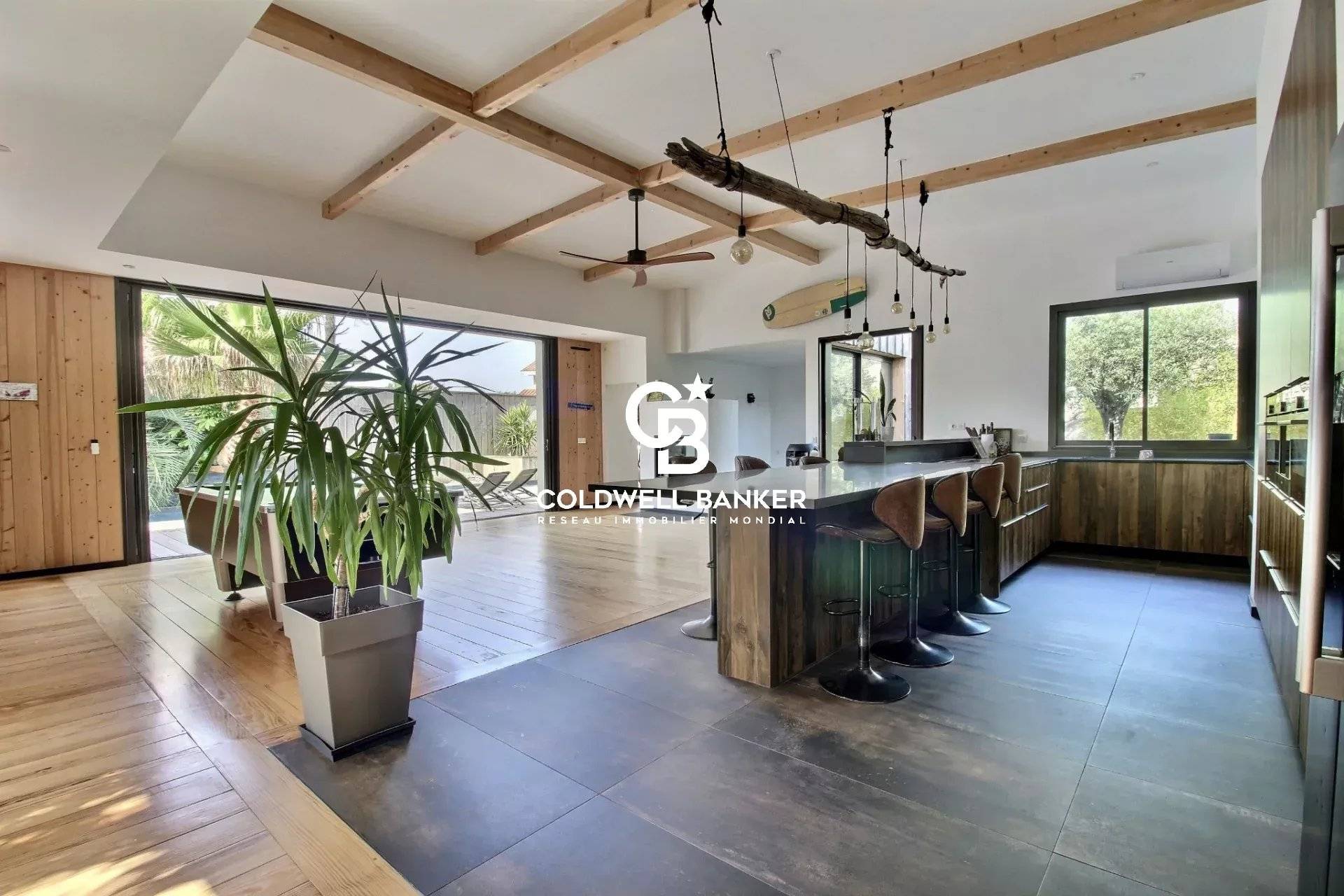 Maison à vendre à Gujan-Mestras - ossature bois, 5 chambres, prestations haut de gamme