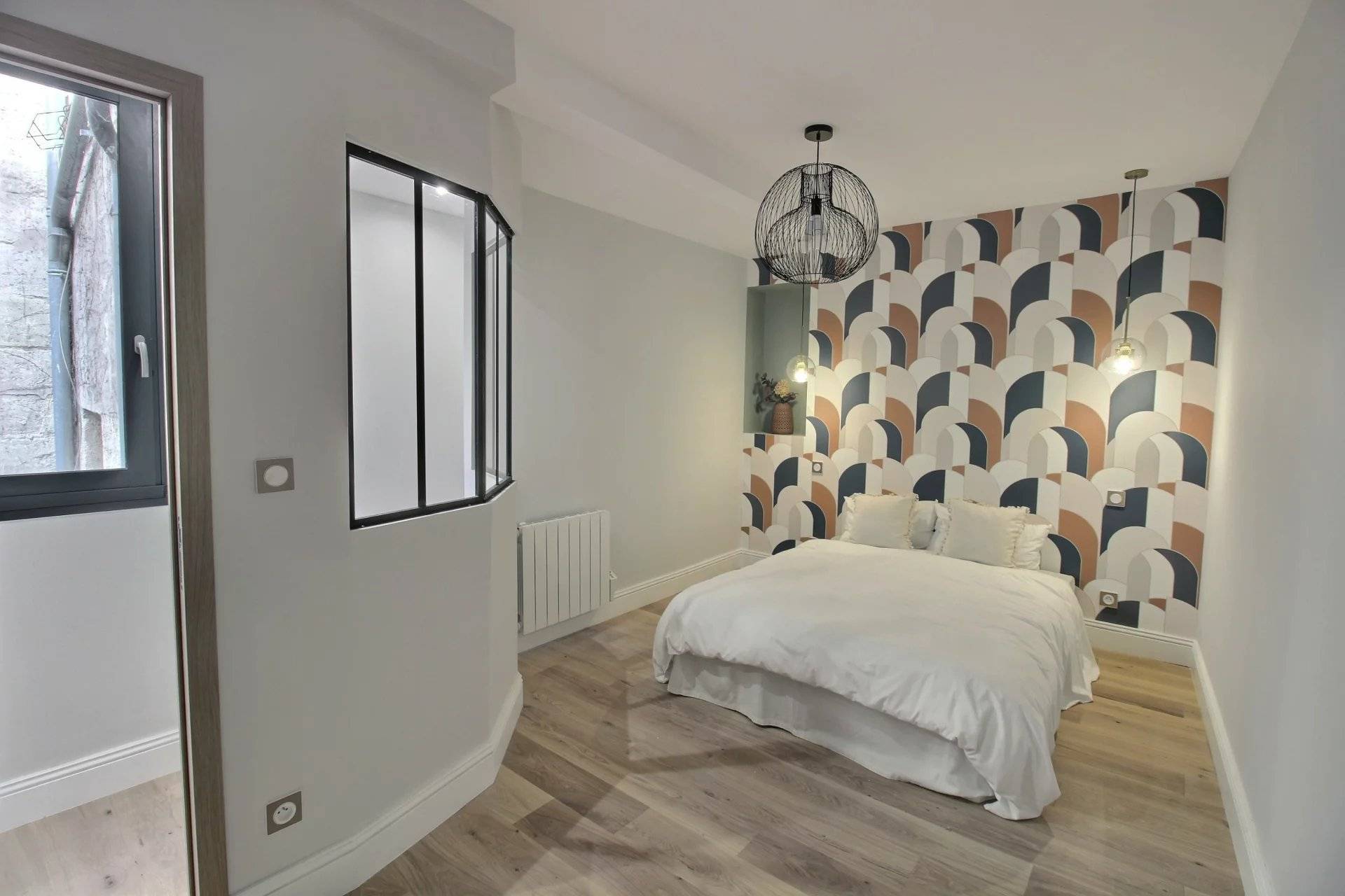 Superbe appartement rénové avec terrasse à Bordeaux quartier Saint Seurin