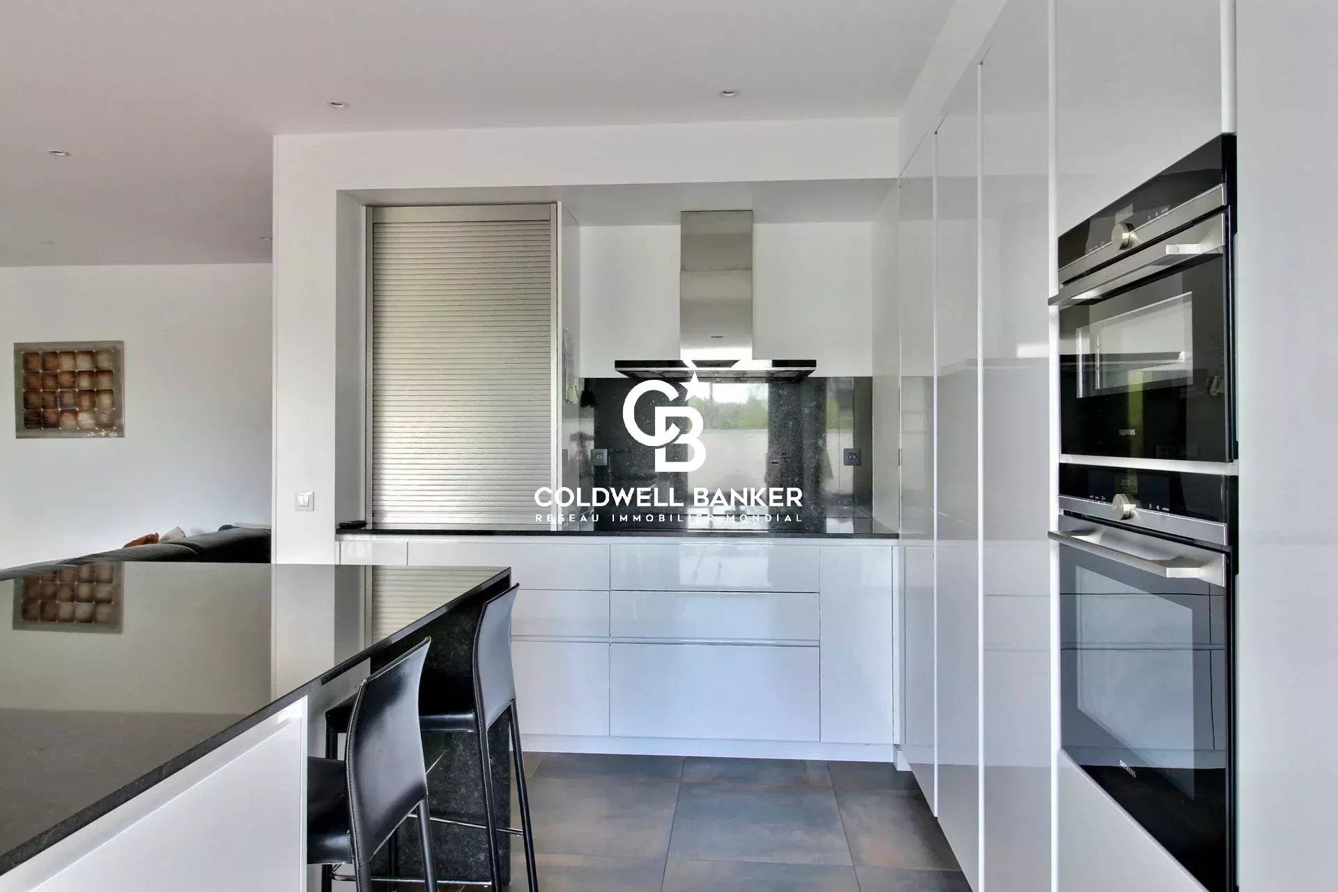 Maison à vendre à Bruges Centre - contemporaine 4 chambres avec piscine et garage