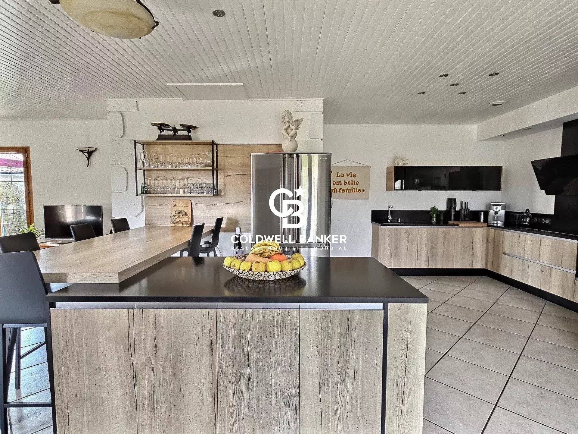 Maison à vendre Biscarrosse-Bourg - spacieuse, de plain-pied avec véranda et 4 chambres