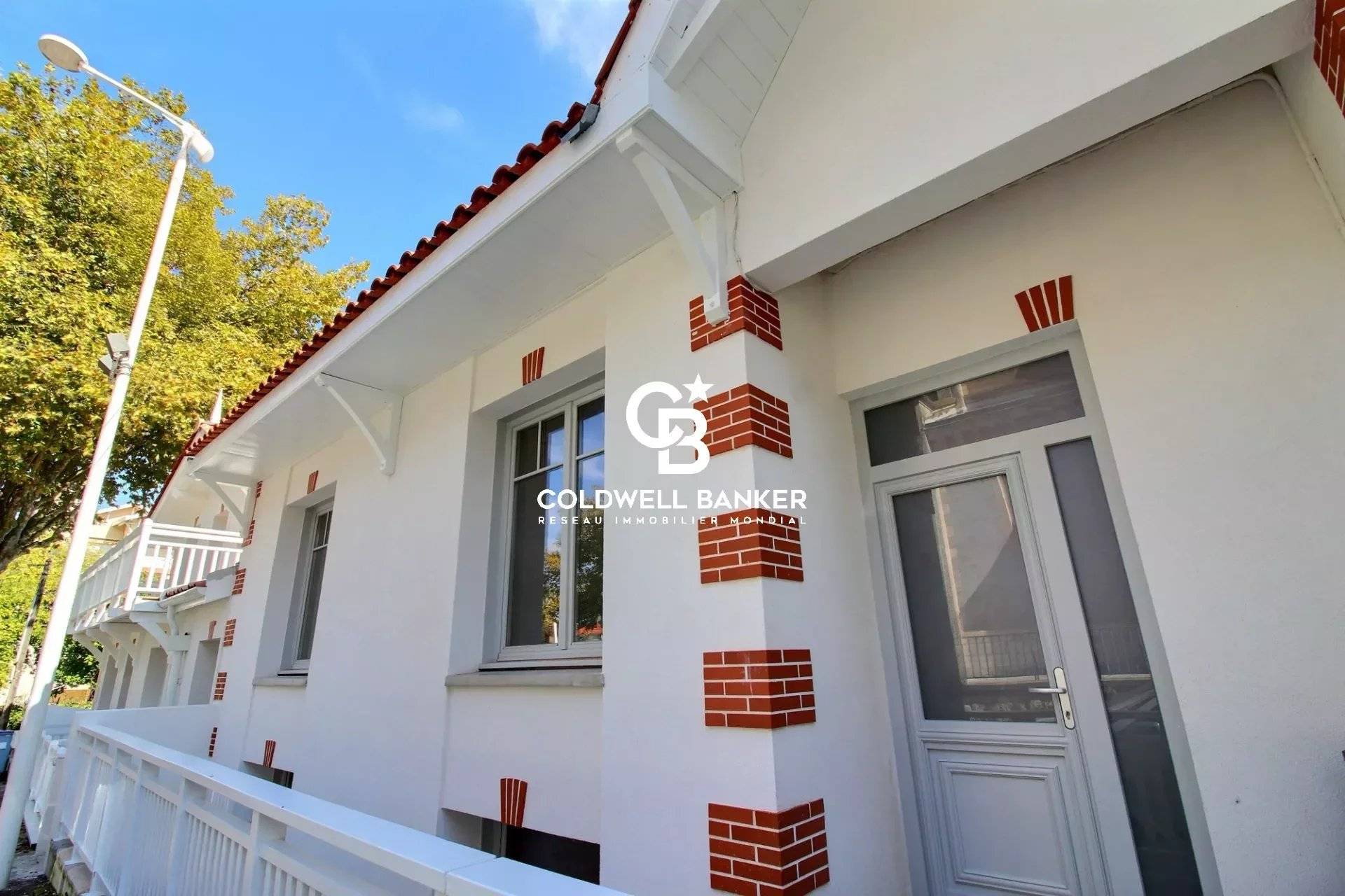 Appartement rénové avec balcon, proche du port et de la plage Arcachon