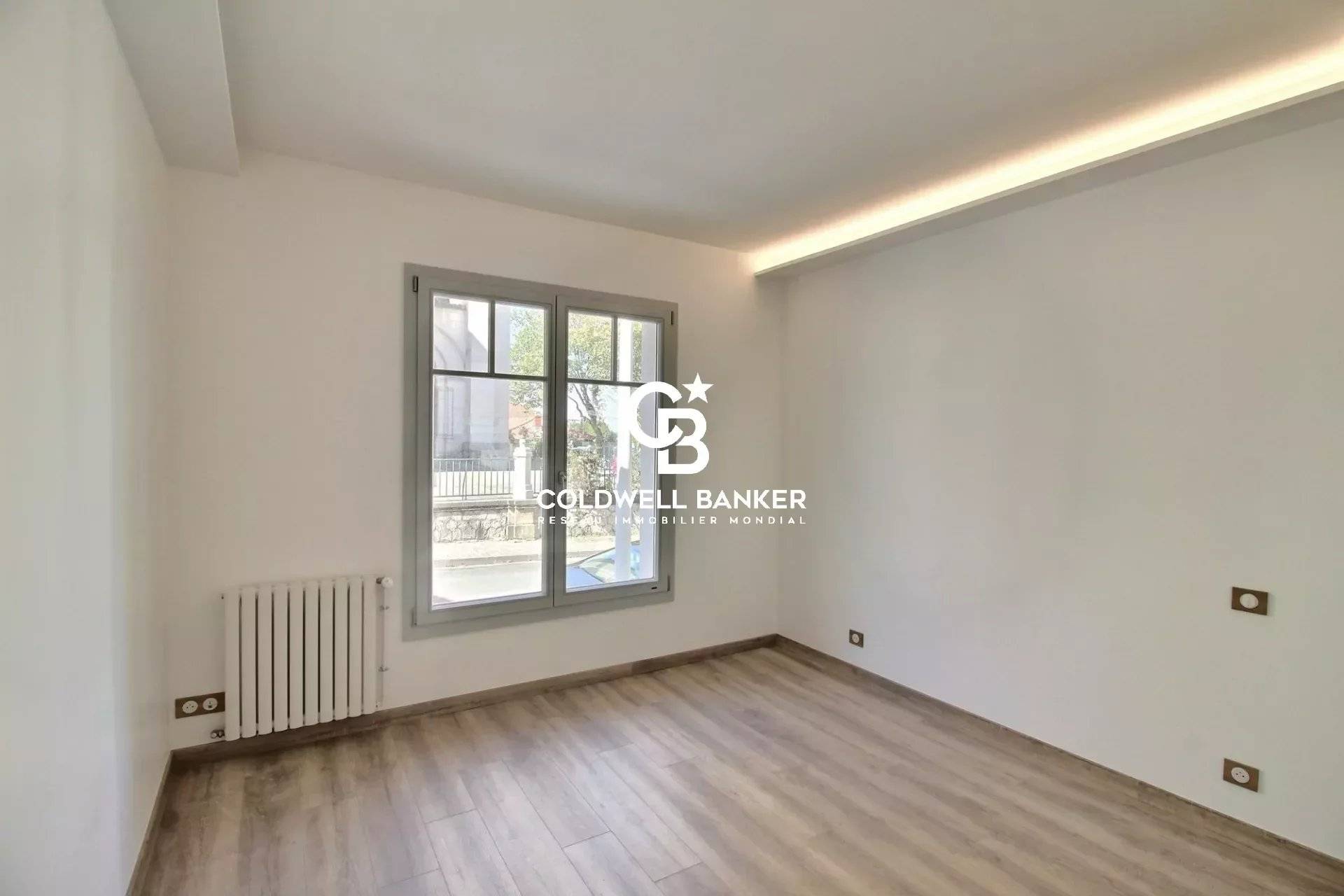 Appartement rénové avec balcon, proche du port et de la plage Arcachon