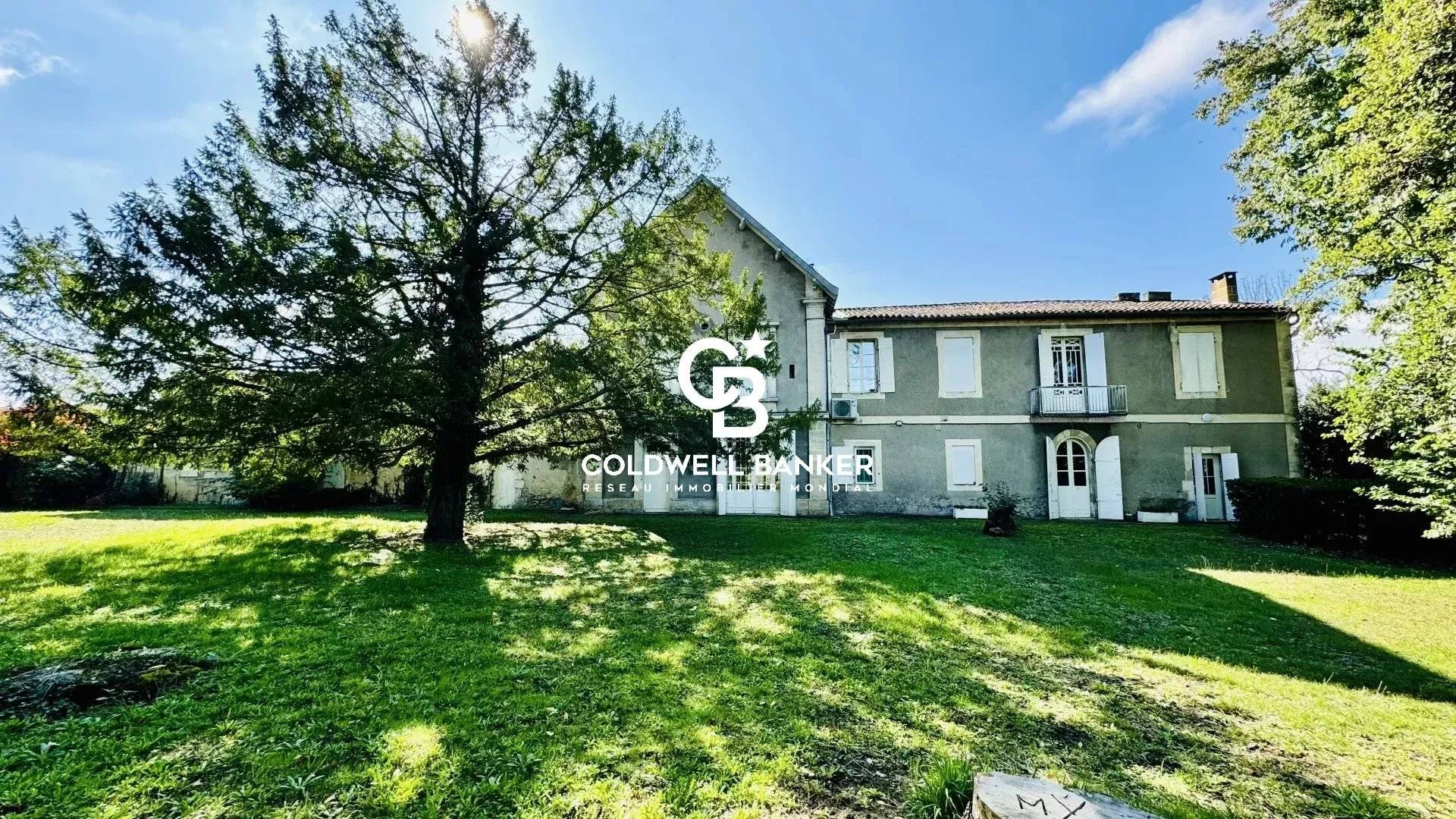 Maison à vendre à Saint-Émilion – maison de maître avec vue Dordogne, 7 chambres, piscine et grand parc arboré