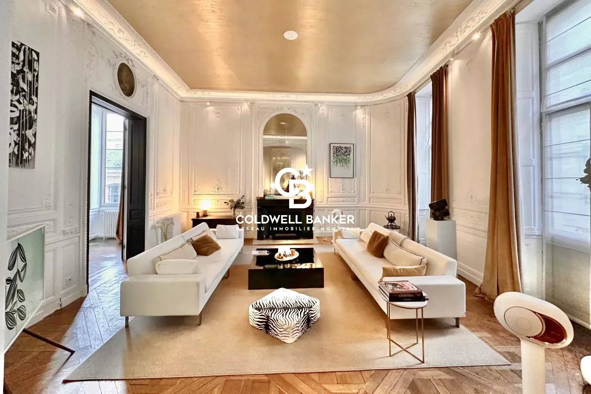 Hôtel particulier et familial Bordeaux - Jardin Public : rénovation élégante et de grande qualité