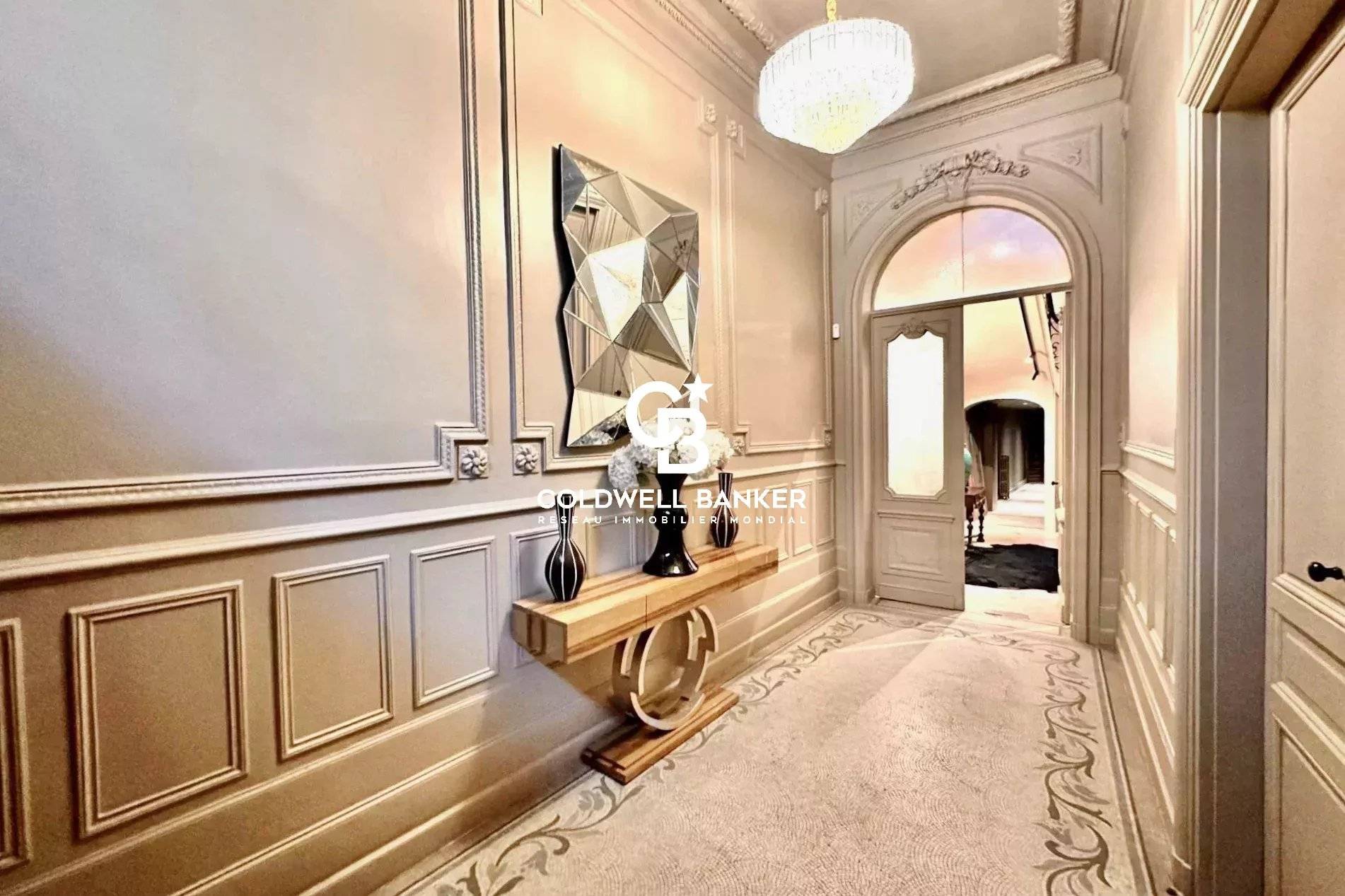 Hôtel particulier et familial Bordeaux - Jardin Public : rénovation élégante et de grande qualité