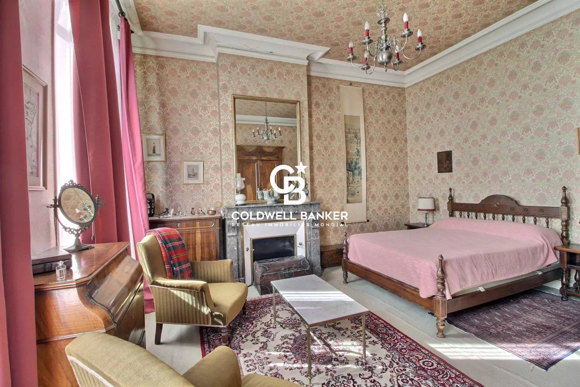 Maison bourgeoise à vendre Bordeaux Croix Blanche – 5 chambres, jardin, cachet ancien