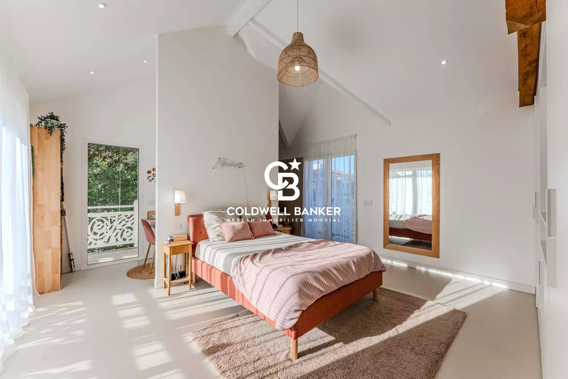 Maison à vendre à Arcachon – Maison Les Mouettes, élégance arcachonnaise proche du port