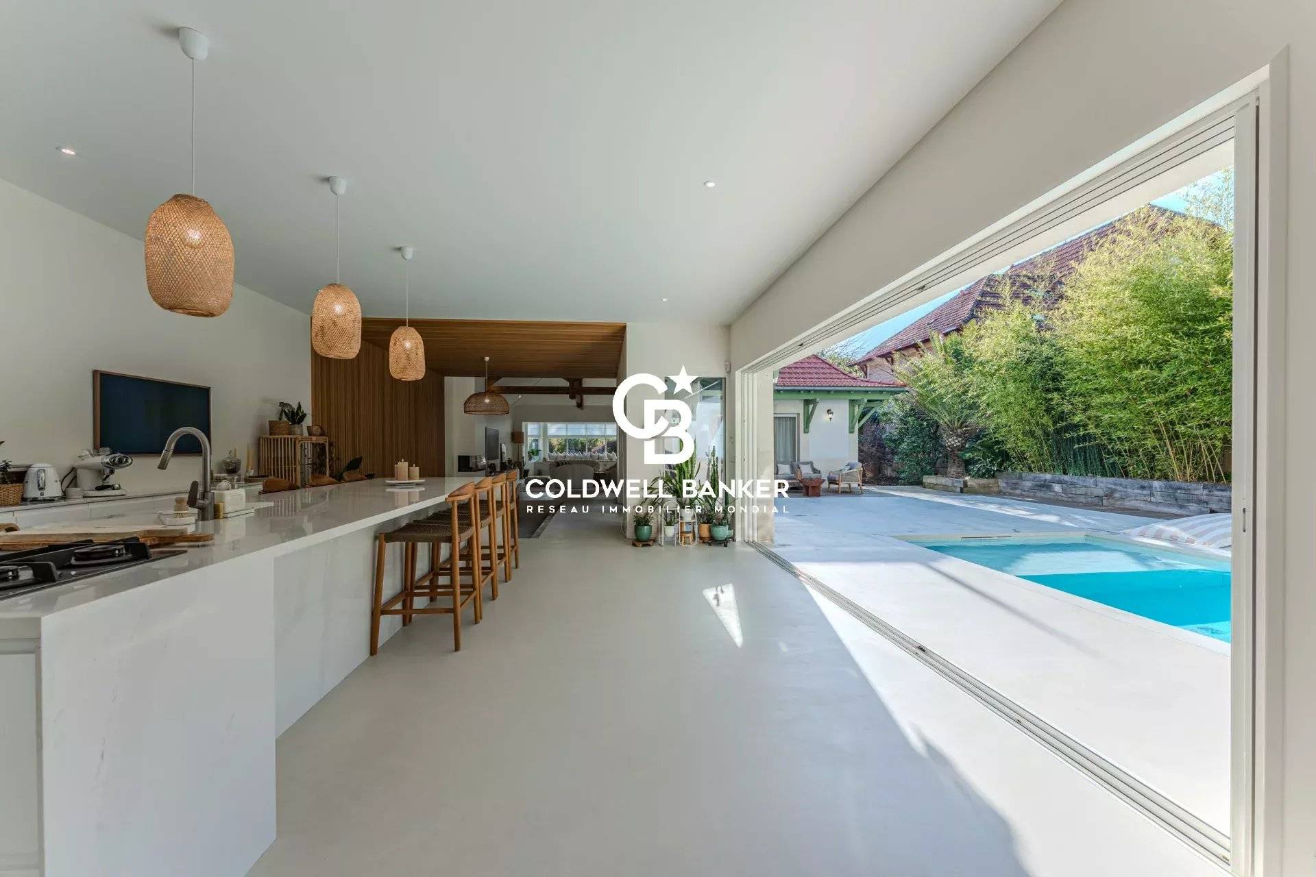 Maison à vendre à Arcachon – Maison Les Mouettes, élégance arcachonnaise proche du port