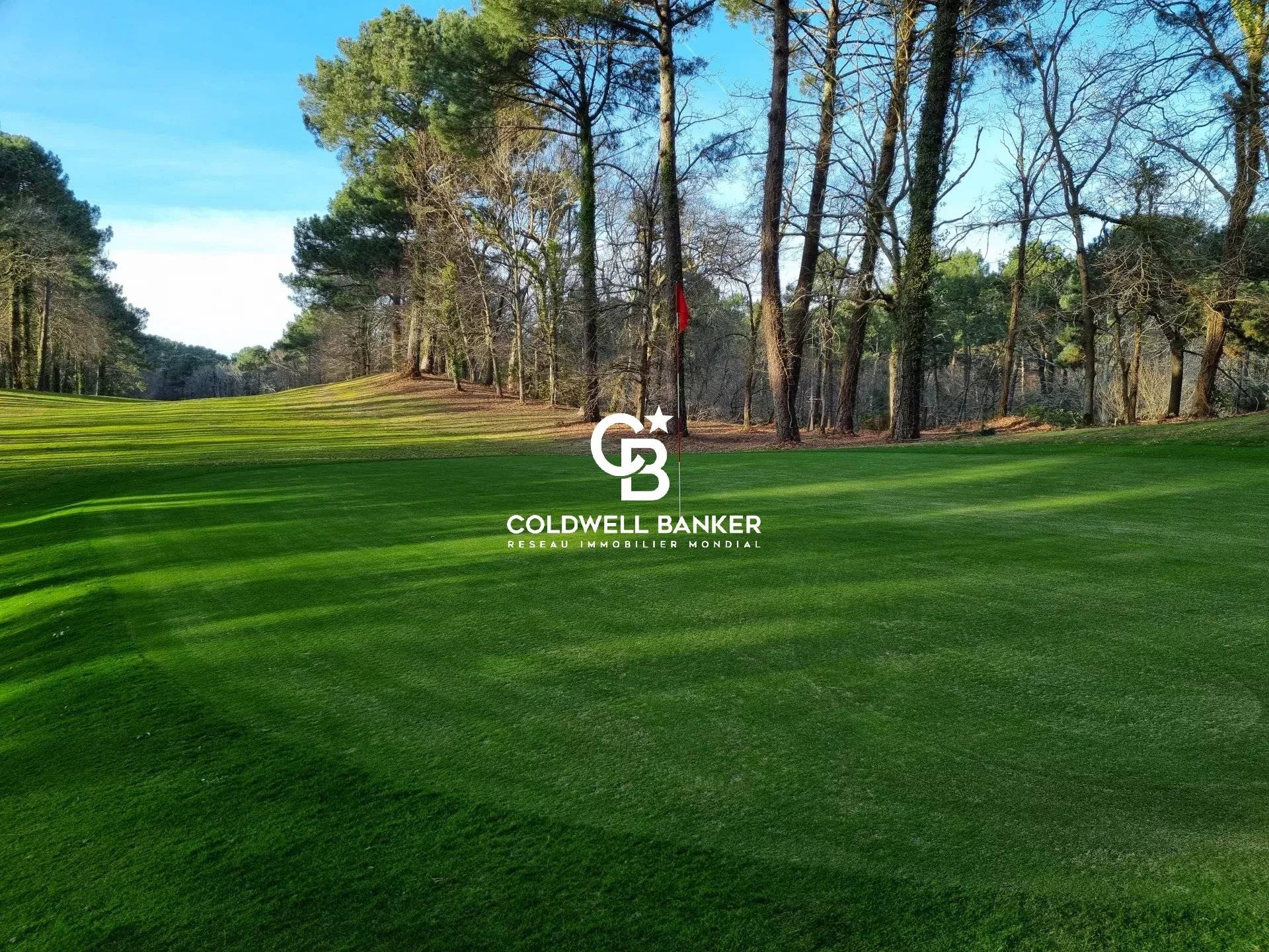 Terrain constructible avec vue sur le Golf de Biscarrosse