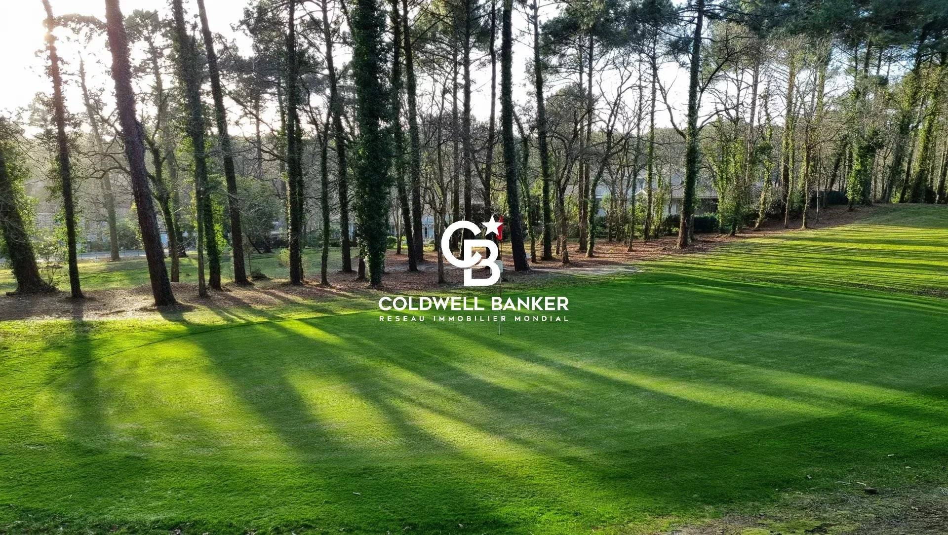 Terrain constructible avec vue sur le Golf de Biscarrosse