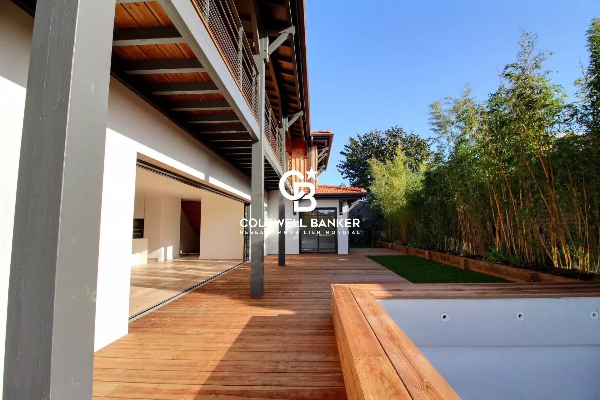 Villa neuve 5 chambres au coeur de la Teste-de-Buch