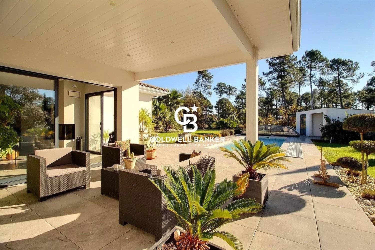 Maison à vendre à Lanton – villa contemporaine à Cassy, plain-pied avec T2 indépendant, piscine et jardin paysager